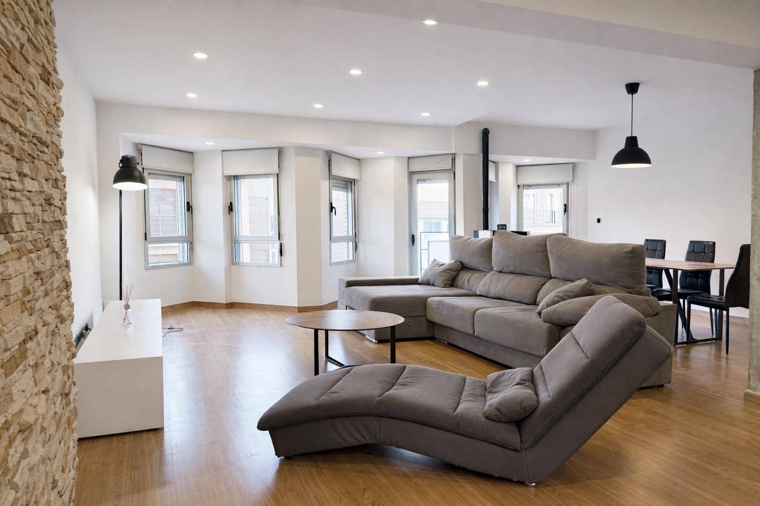 3 bedroom Flat for rent in Catarroja - € 1,200 (Ref: 9699105)