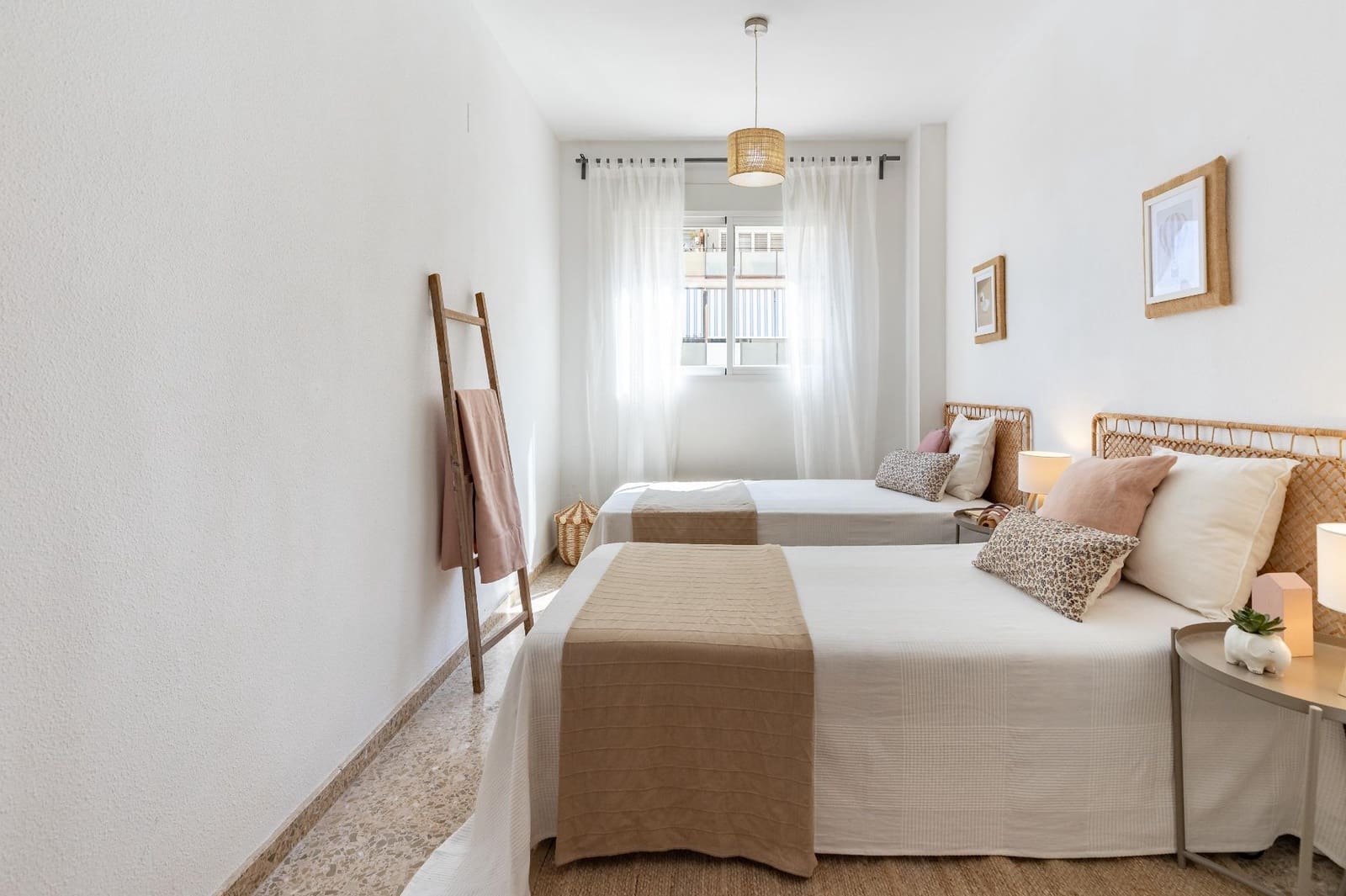 3 bedroom Flat for sale in Paterna with pool garage - € 320,000 (Ref: 9726870)