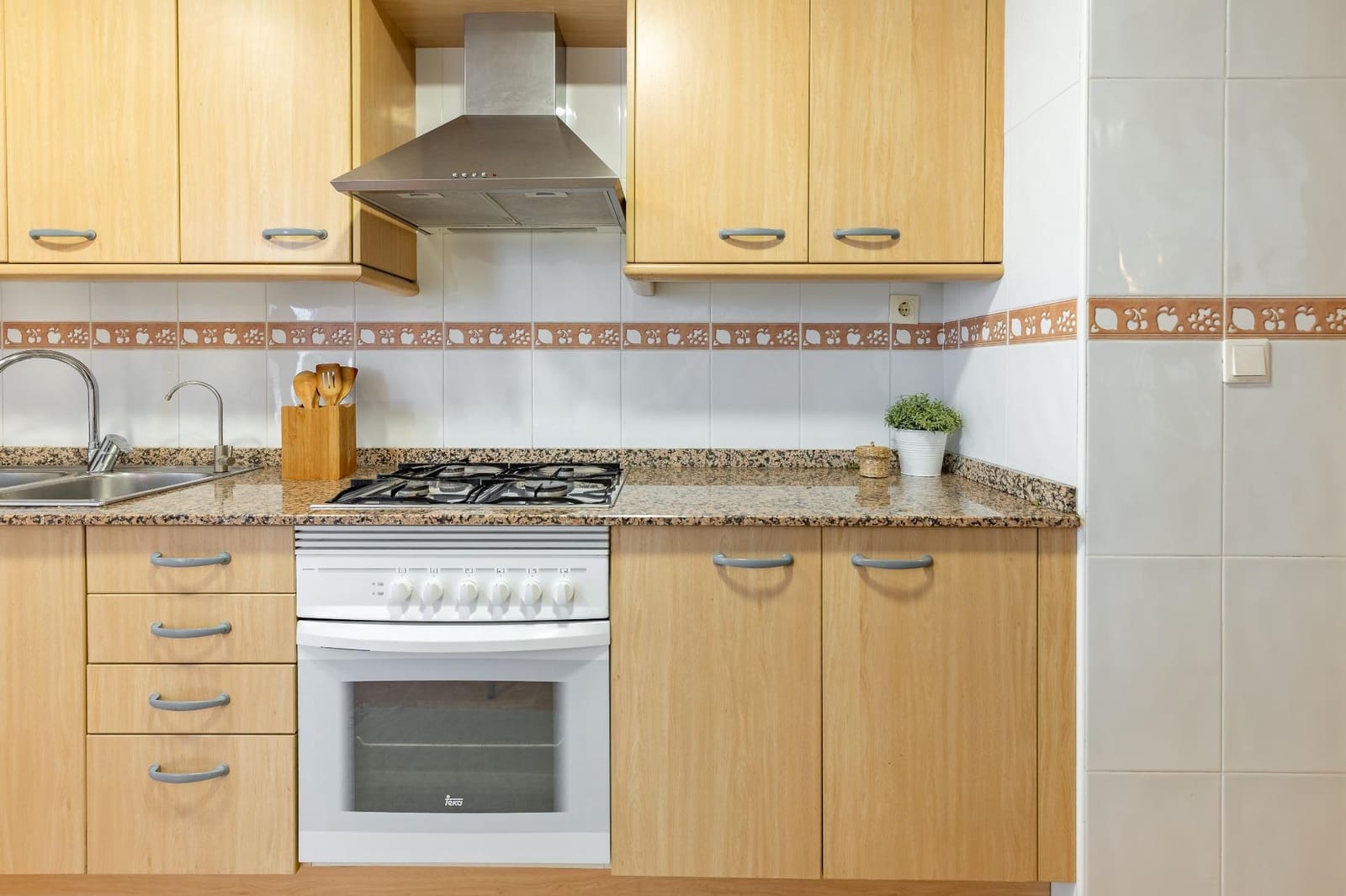 3 bedroom Flat for sale in Paterna with pool garage - € 320,000 (Ref: 9726870)