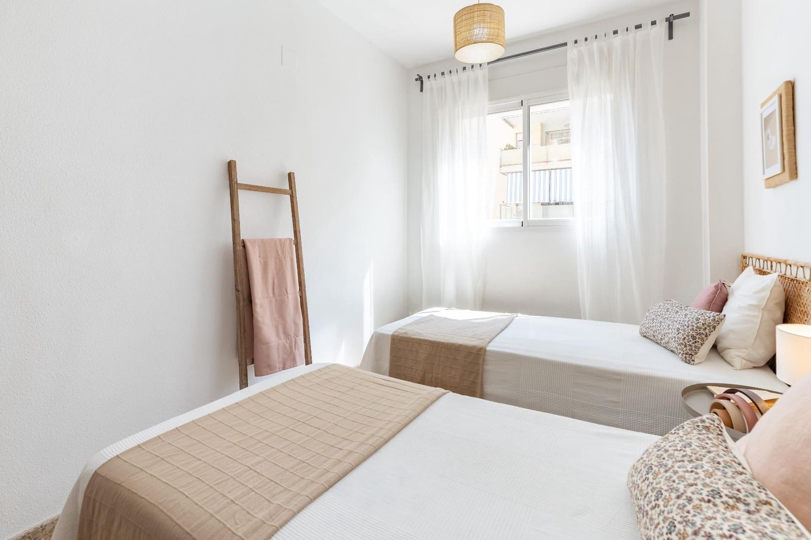 3 bedroom Flat for sale in Paterna with pool garage - € 320,000 (Ref: 9726870)