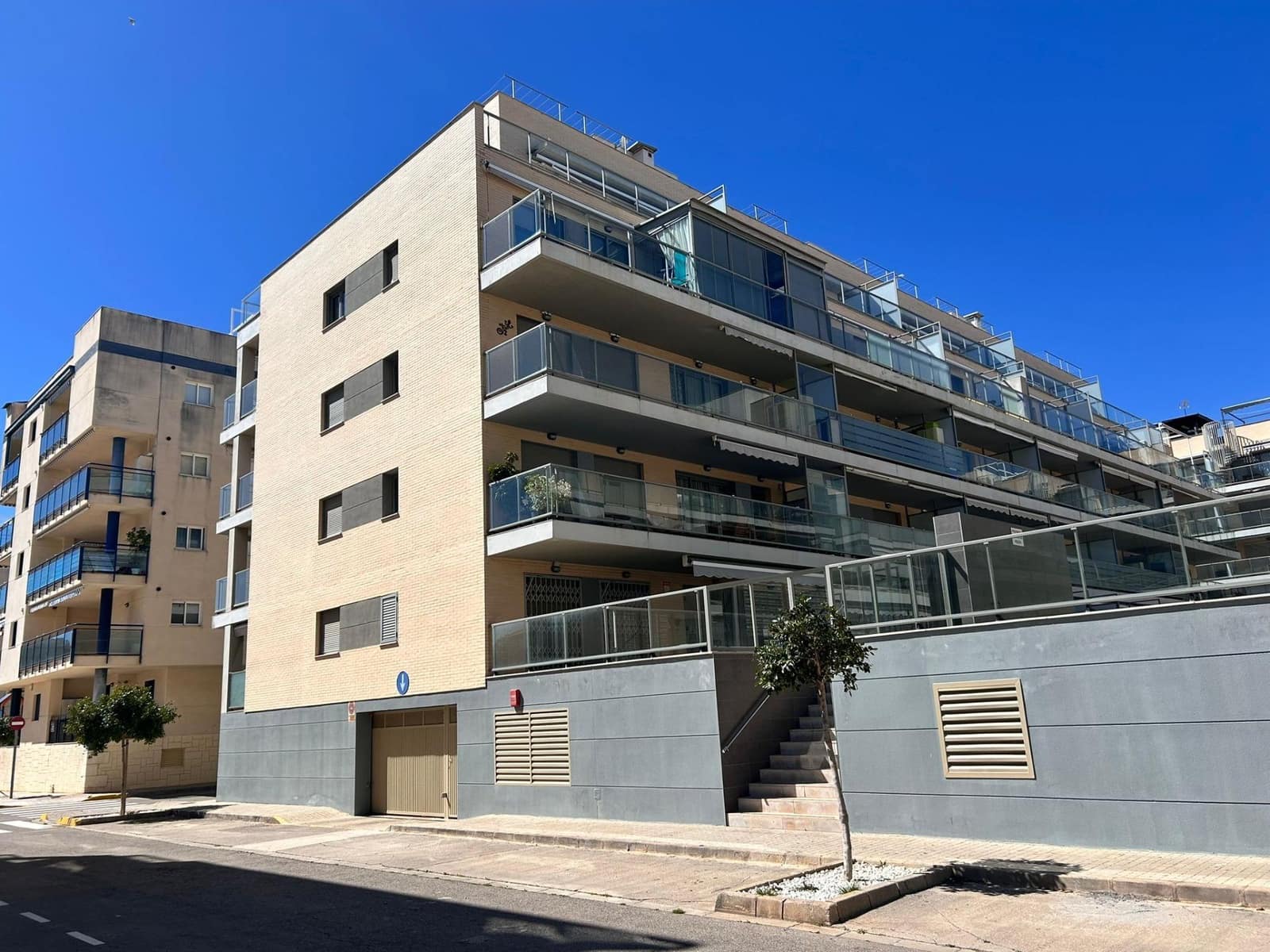 2 bedroom Apartment for sale in Moncofa with pool - € 180,000 (Ref: 9726872)