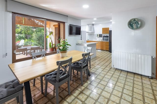 6 bedroom Villa for sale in Torrent with pool garage - € 640,000 (Ref: 9726873)