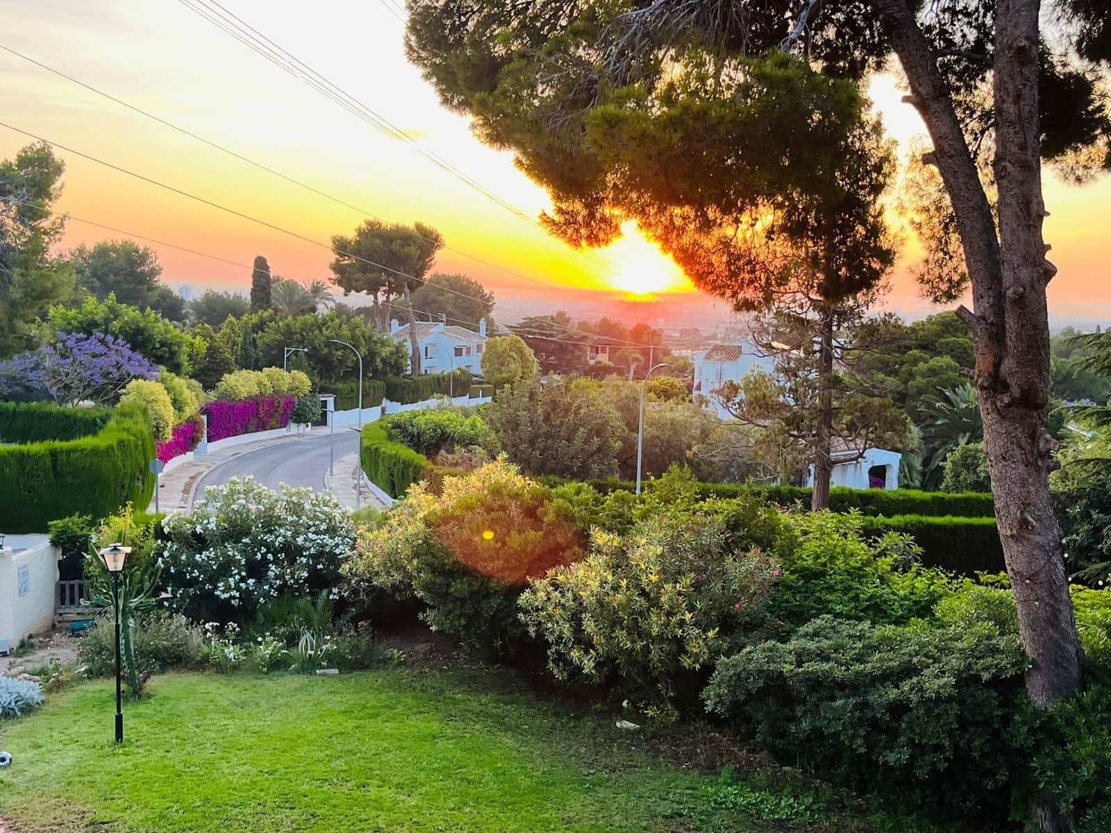 6 bedroom Villa for sale in Torrent with pool garage - € 640,000 (Ref: 9726873)