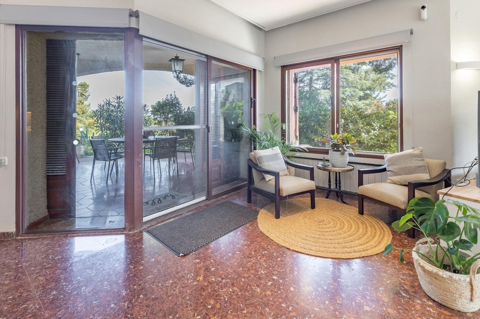 6 bedroom Villa for sale in Torrent with pool garage - € 640,000 (Ref: 9726873)