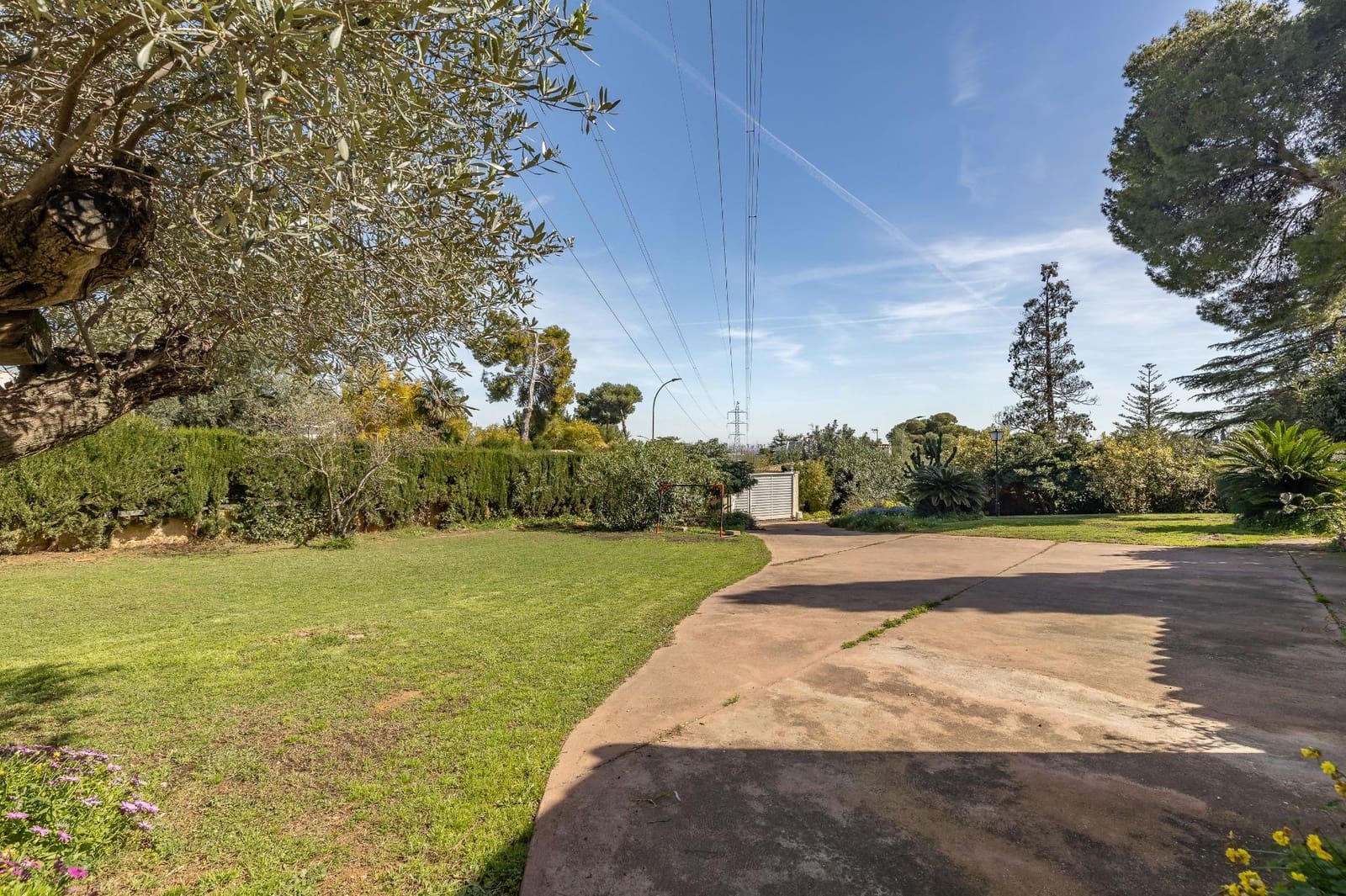 6 bedroom Villa for sale in Torrent with pool garage - € 640,000 (Ref: 9726873)