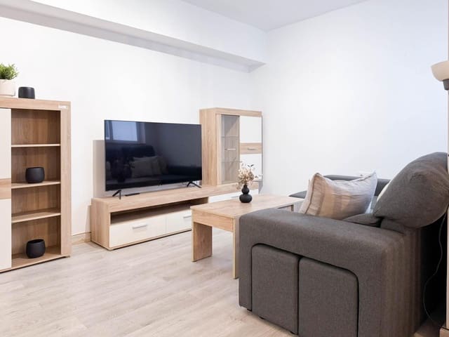 Appartement de 3 chambres à louer à Benimamet, Valence ville - 1 200 € (Ref: 9742106)