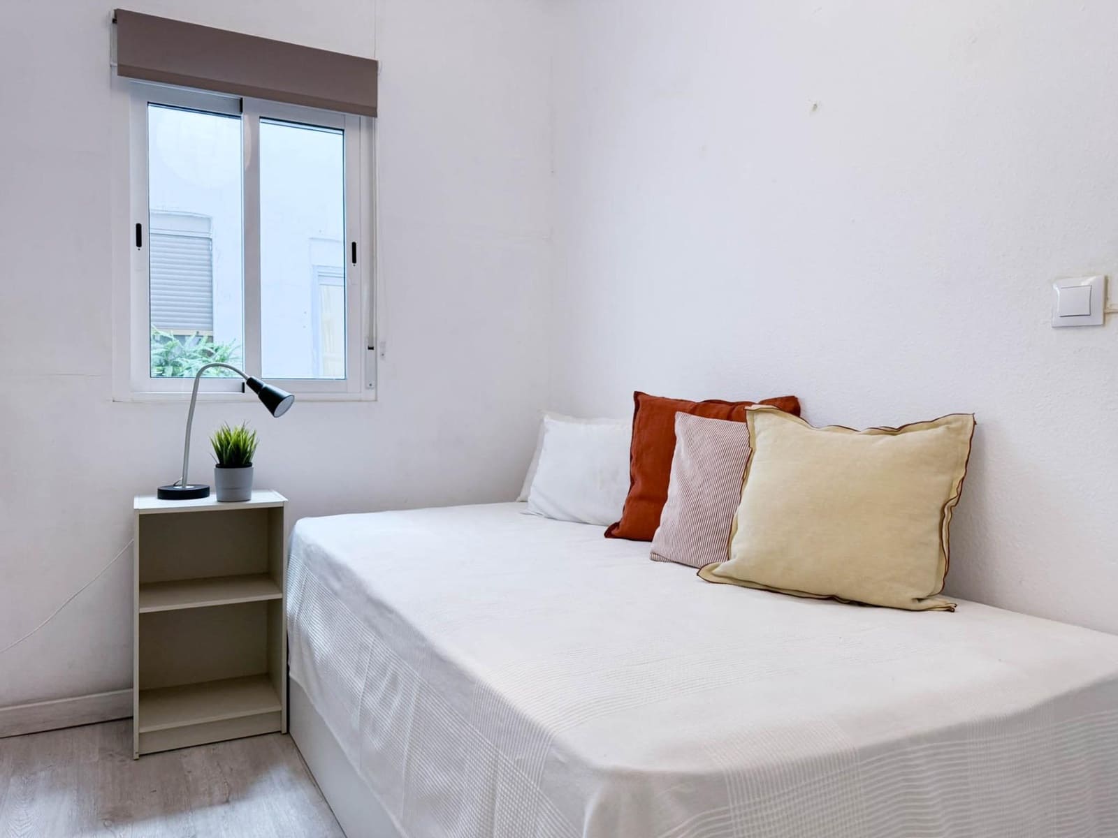 Appartement de 3 chambres à louer à Benimamet - 1 200 € (Ref: 9742106)