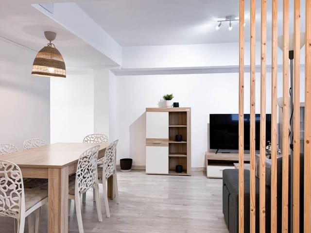 Appartement de 3 chambres à louer à Benimamet, Valence ville - 1 200 € (Ref: 9742106)