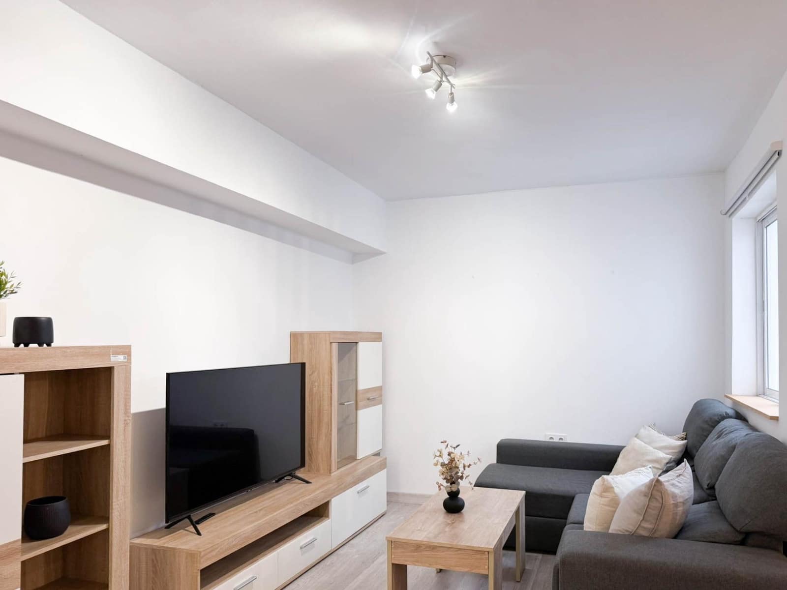 Appartement de 3 chambres à louer à Benimamet - 1 200 € (Ref: 9742106)