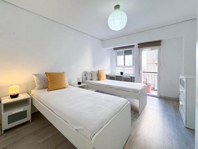 Appartement de 3 chambres à louer à Benimamet, Valence ville - 1 200 € (Ref: 9742106)