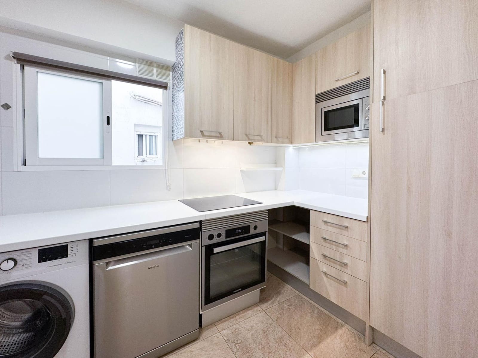 Appartement de 3 chambres à louer à Benimamet - 1 200 € (Ref: 9742106)