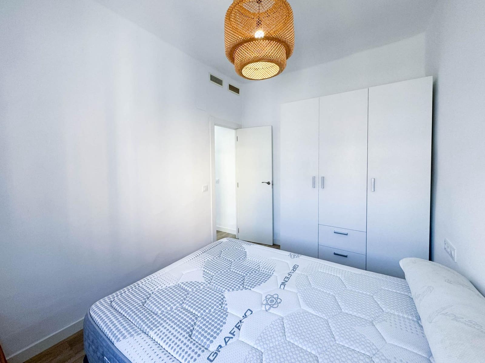 1 bedroom Flat for rent in Valencia city - € 850 (Ref: 9755969)