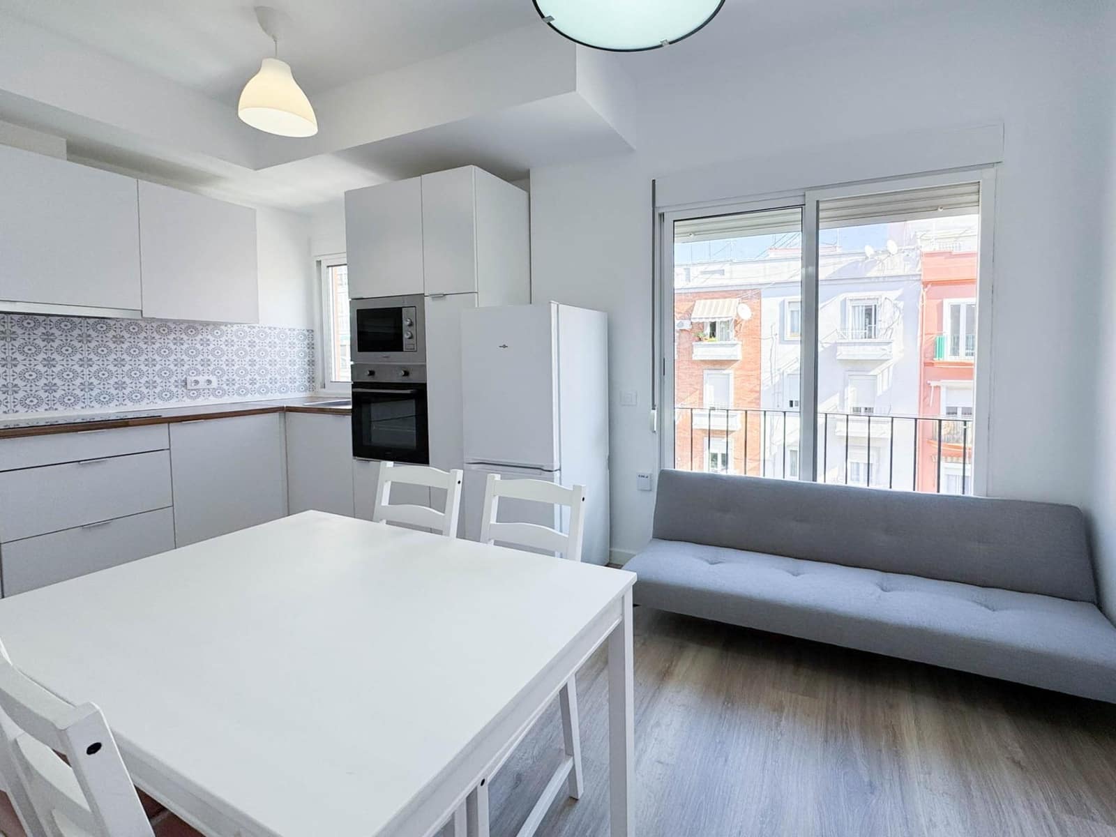 1 bedroom Flat for rent in Valencia city - € 850 (Ref: 9755969)