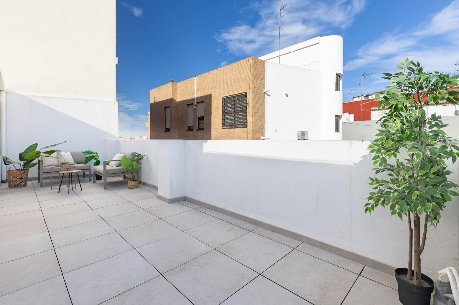 1 Zimmer Penthouse zu verkaufen in Manises mit Pool - 240.000 € (Ref: 9762171)