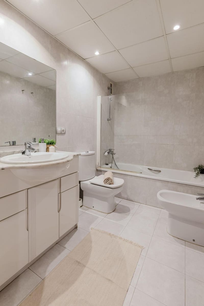 3 sypialnia Mieszkanie na sprzedaż w Paterna z basenem garażem - 395 000 € (Ref: 9787492)