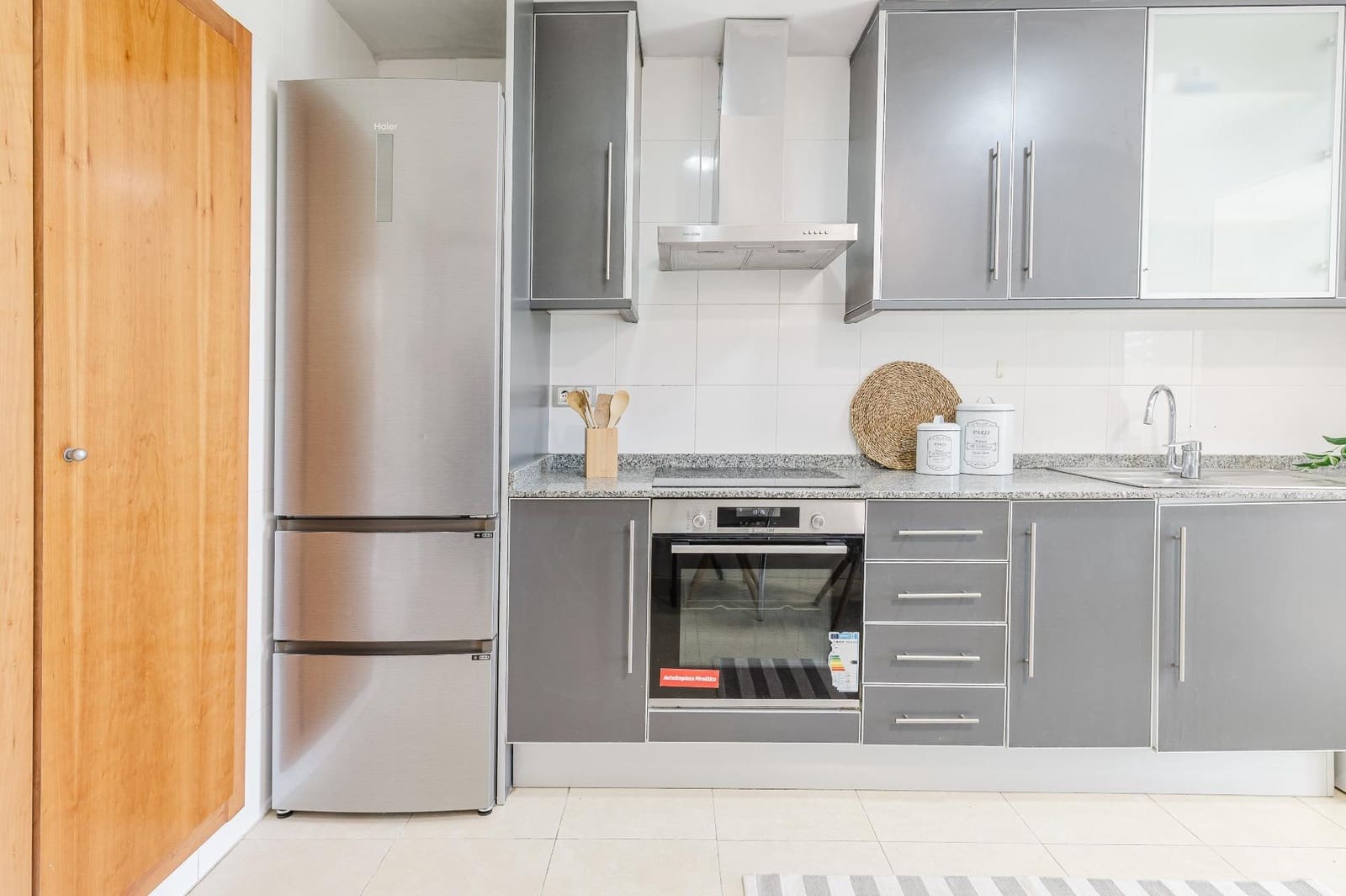 3 sypialnia Mieszkanie na sprzedaż w Paterna z basenem garażem - 395 000 € (Ref: 9787492)