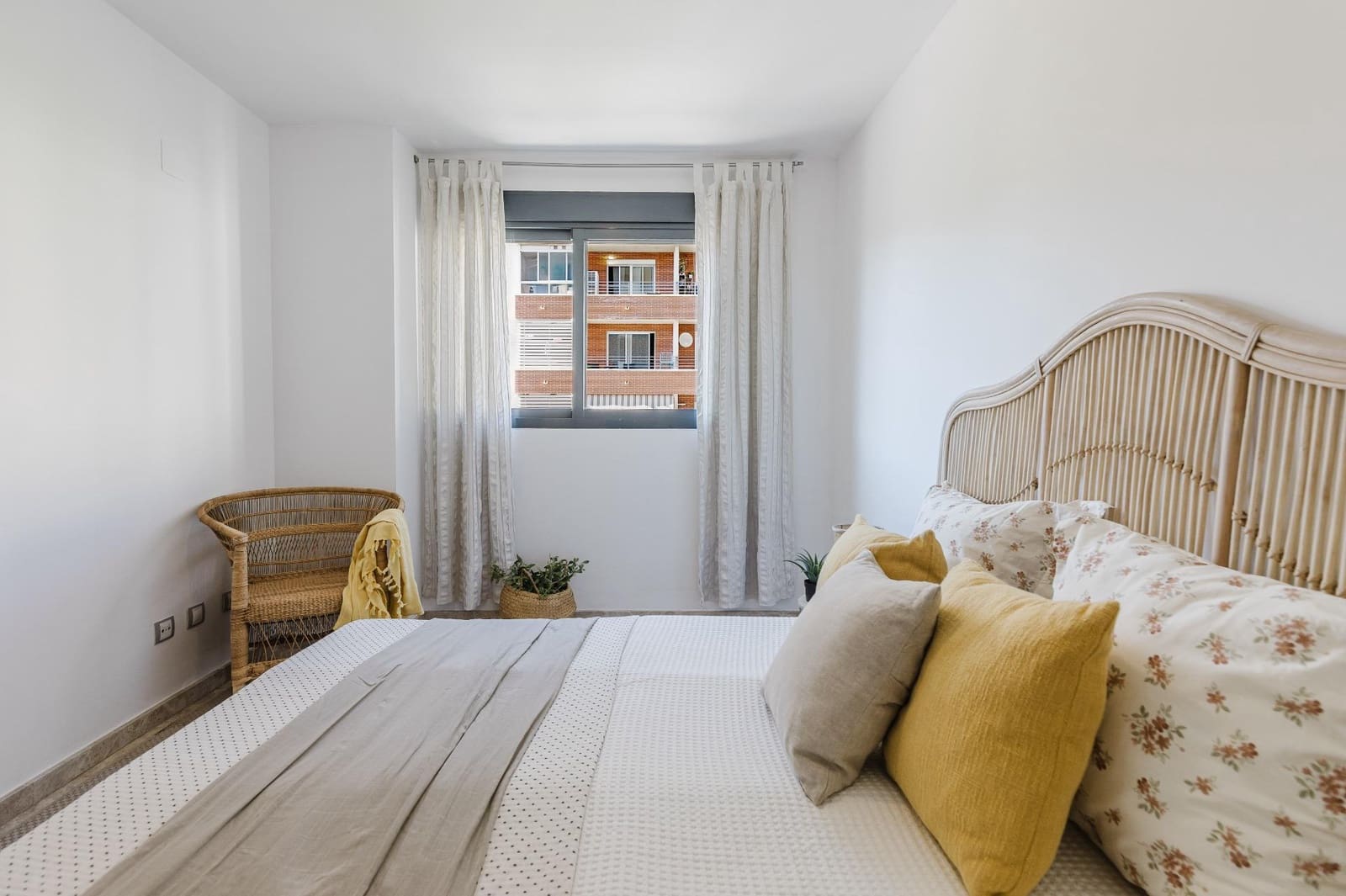 3 sypialnia Mieszkanie na sprzedaż w Paterna z basenem garażem - 395 000 € (Ref: 9787492)