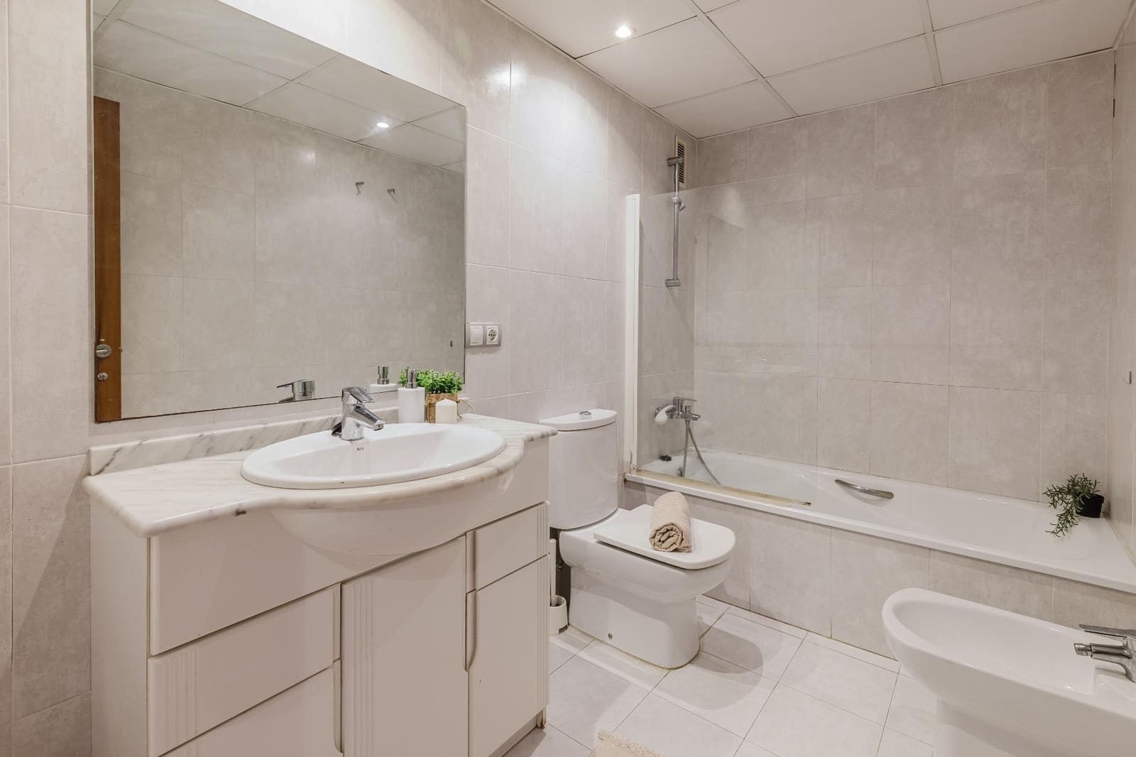 3 sypialnia Mieszkanie na sprzedaż w Paterna z basenem garażem - 395 000 € (Ref: 9787492)