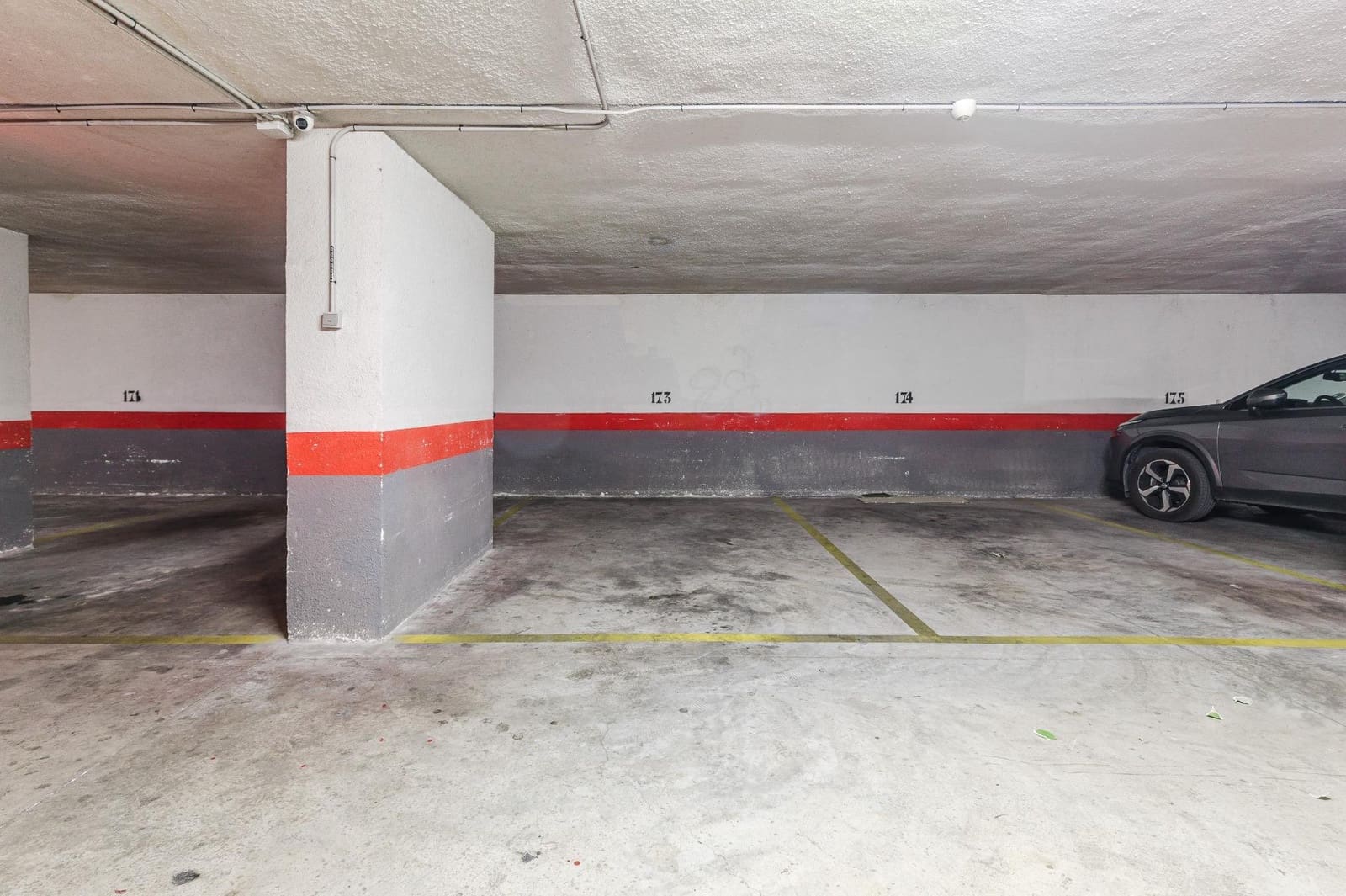 3 sypialnia Mieszkanie na sprzedaż w Paterna z basenem garażem - 395 000 € (Ref: 9787492)