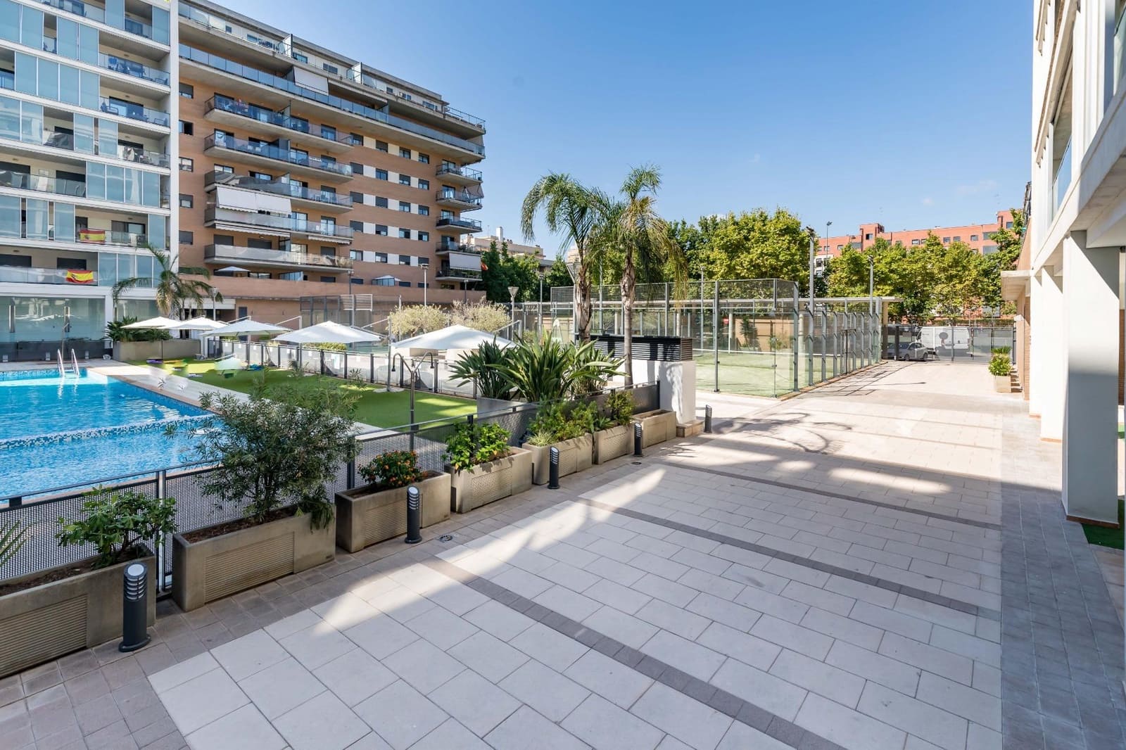 3 sypialnia Mieszkanie na sprzedaż w Paterna z basenem garażem - 395 000 € (Ref: 9787492)