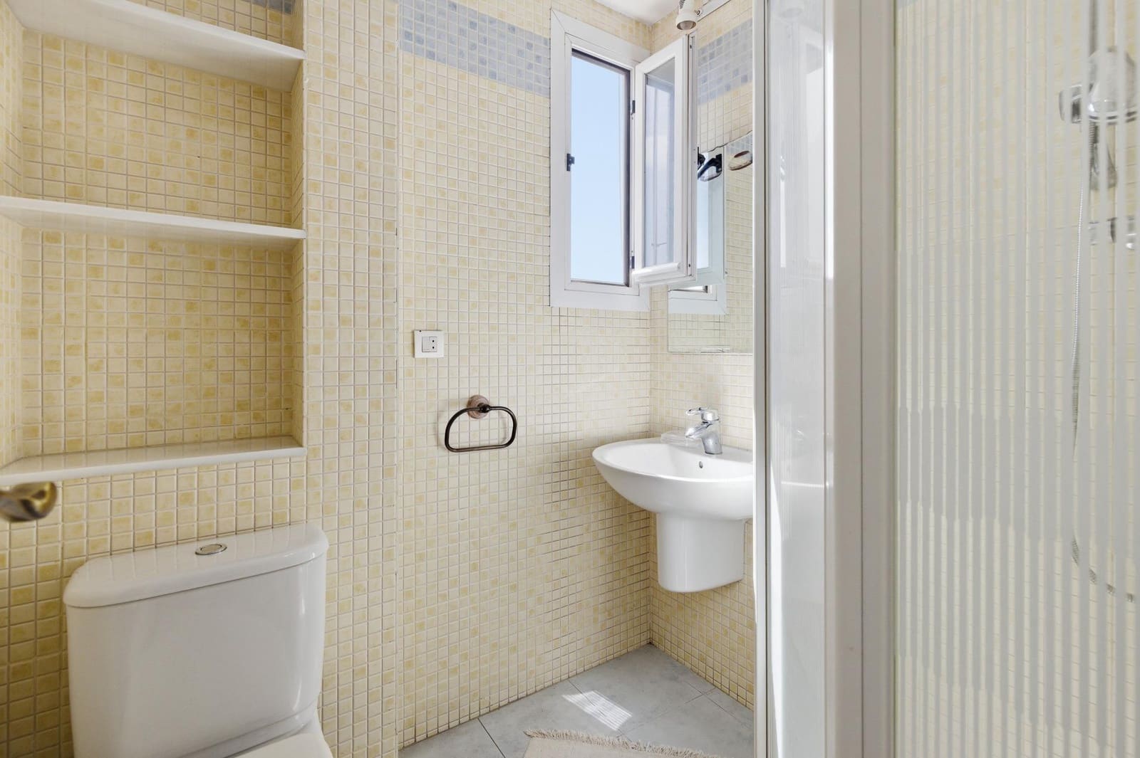 4 bedroom Flat for sale in Burriana / Borriana - € 200,000 (Ref: 9799506)