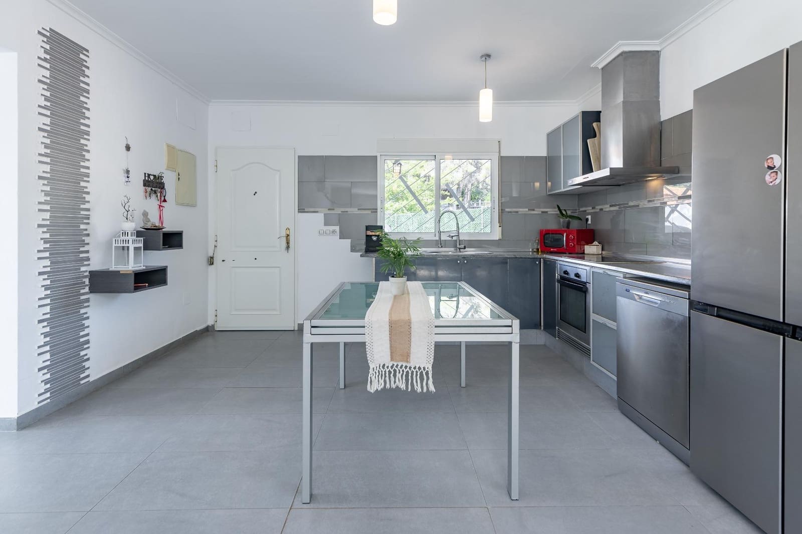 Chalet de 4 habitaciones en Turís en venta con piscina garaje - 315.000 € (Ref: 9799508)