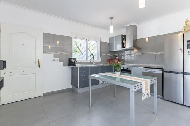 4 slaapkamer Villa te koop in Turís met zwembad garage - € 315.000 (Ref: 9799508)