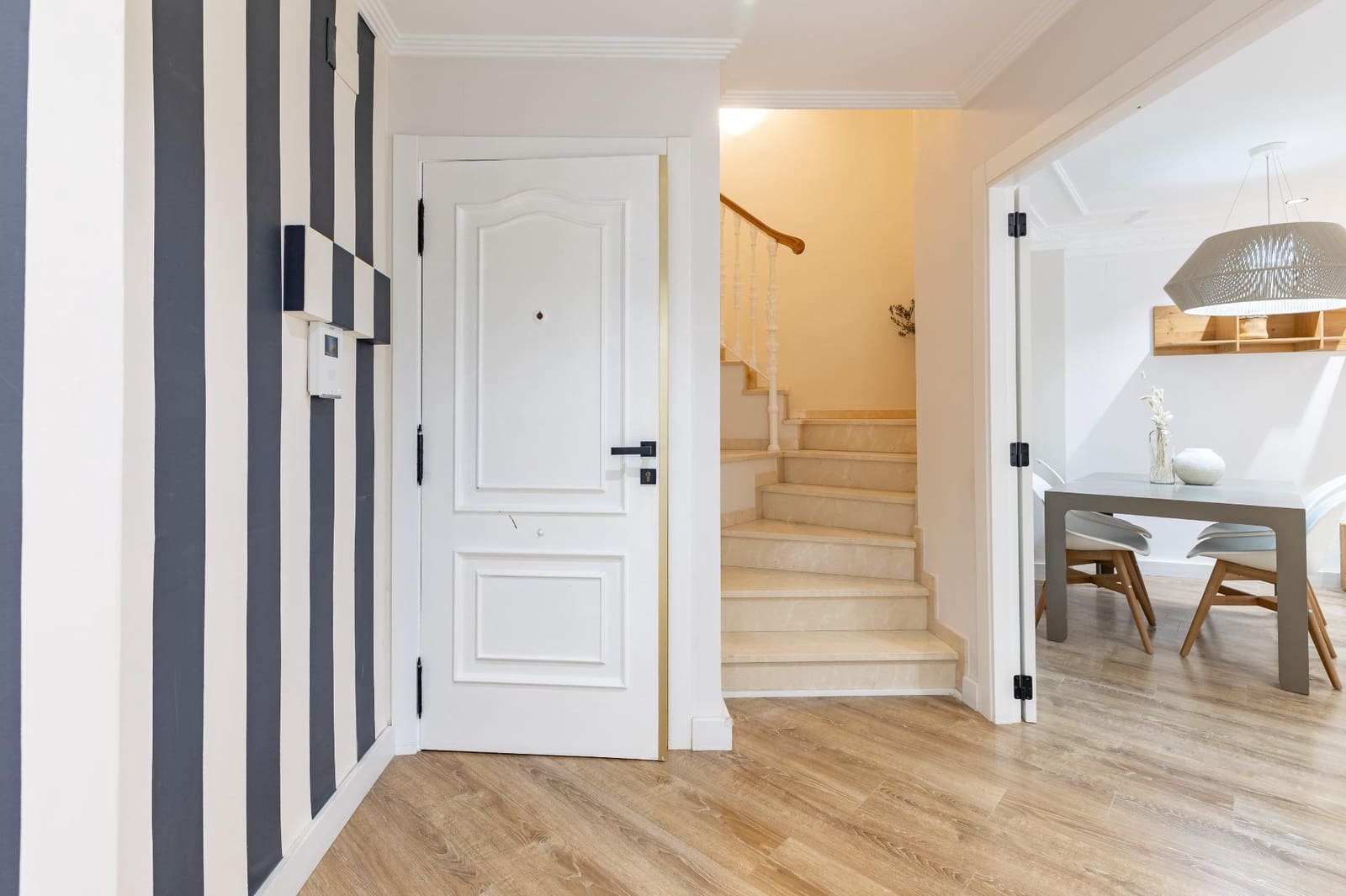 3 Zimmer Apartment zu verkaufen in Chiva mit Pool - 240.000 € (Ref: 9799510)