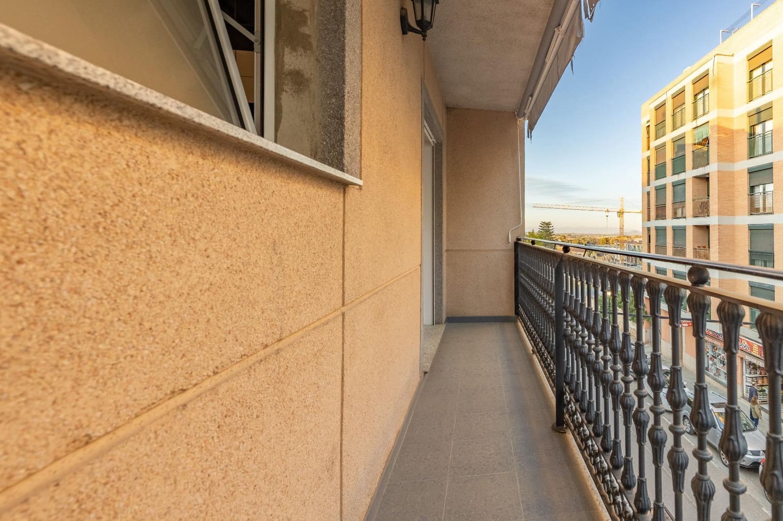 3 Zimmer Apartment zu verkaufen in Chiva mit Pool - 240.000 € (Ref: 9799510)