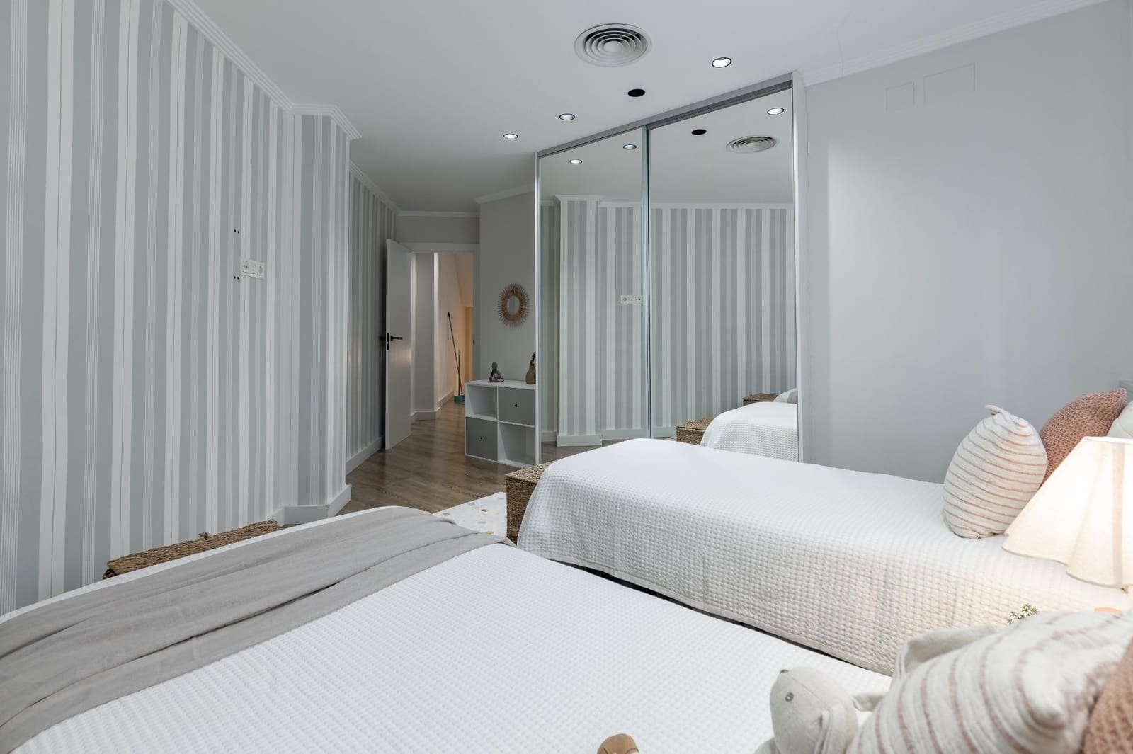 3 Zimmer Apartment zu verkaufen in Chiva mit Pool - 240.000 € (Ref: 9799510)