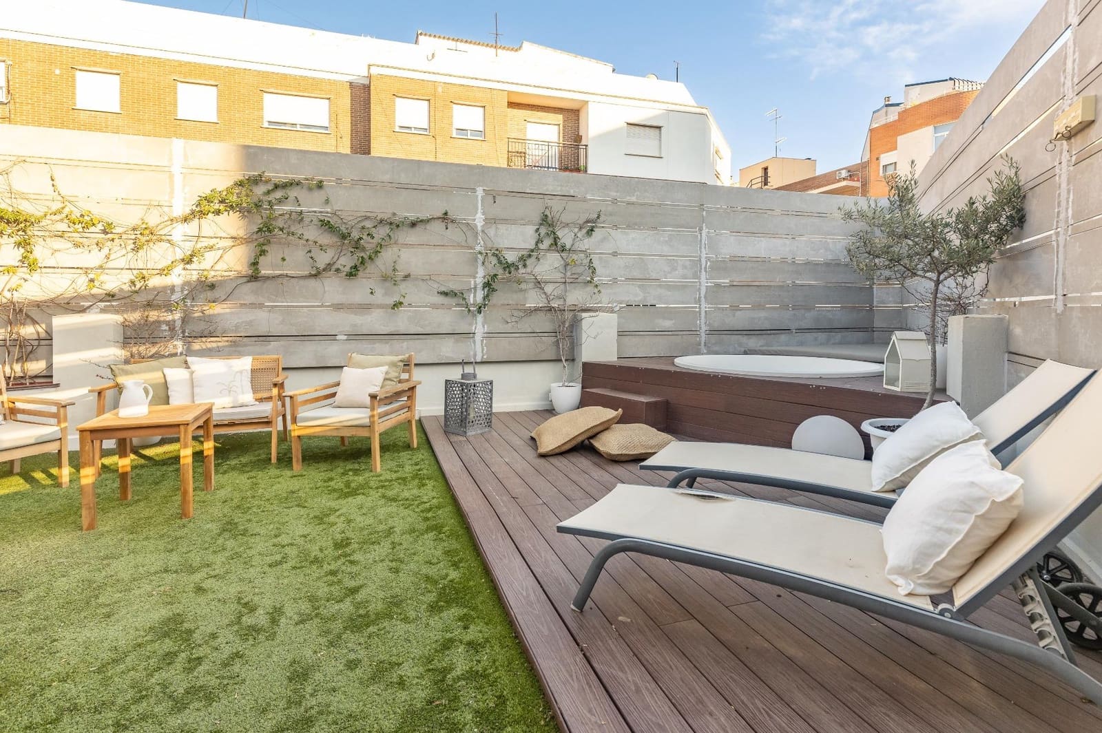 3 Zimmer Apartment zu verkaufen in Chiva mit Pool - 240.000 € (Ref: 9799510)