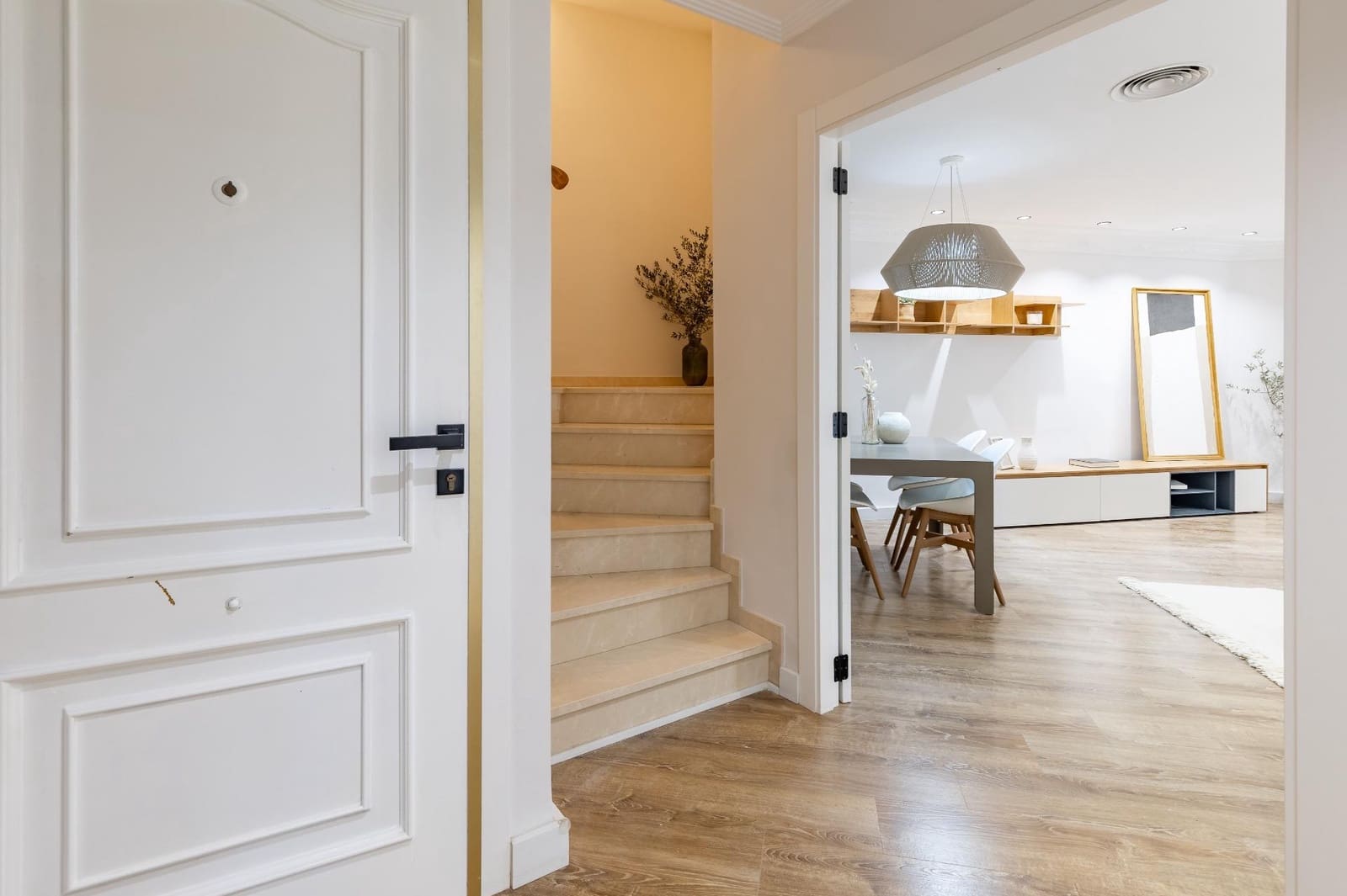 3 Zimmer Apartment zu verkaufen in Chiva mit Pool - 240.000 € (Ref: 9799510)