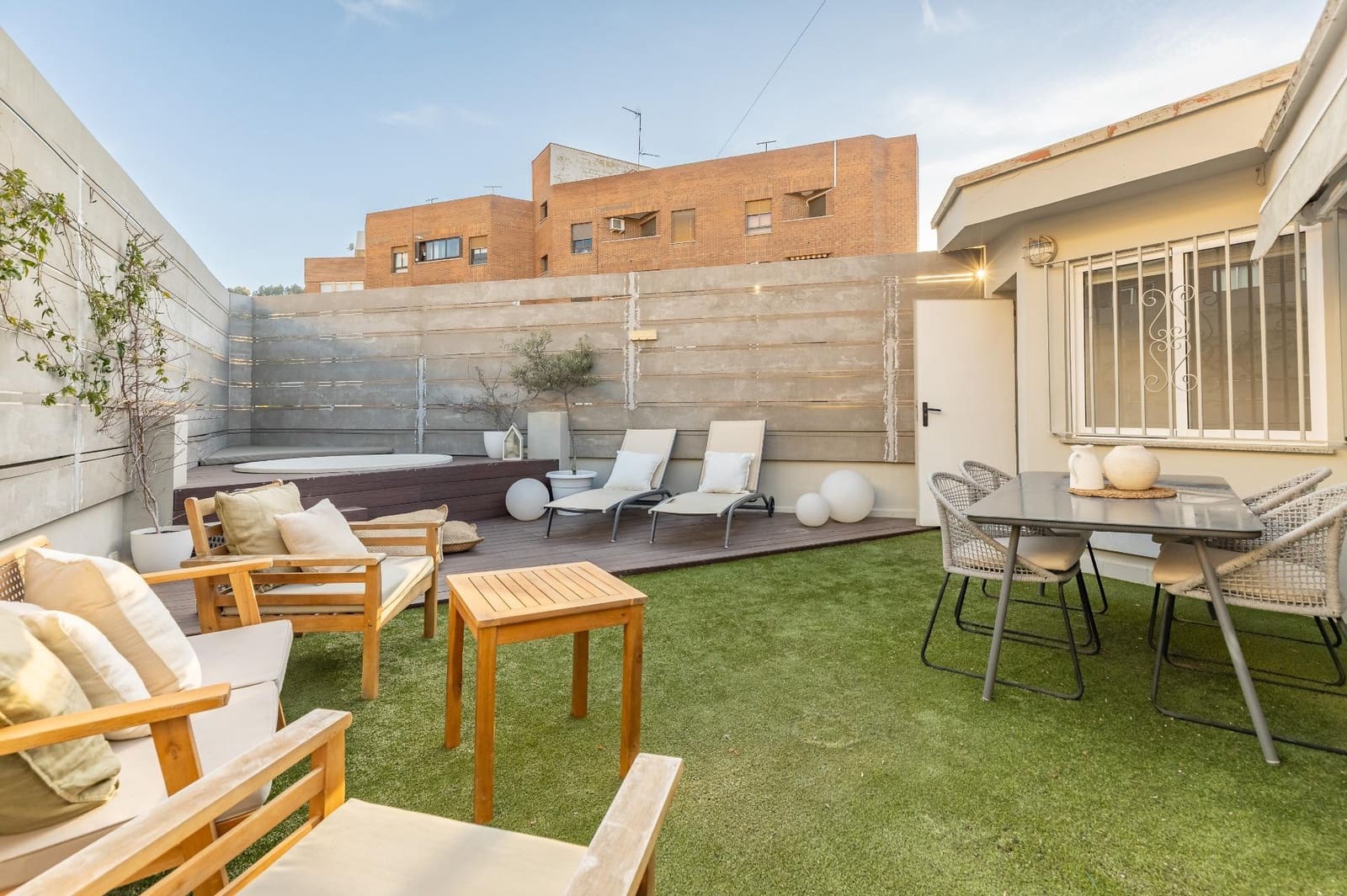 3 Zimmer Apartment zu verkaufen in Chiva mit Pool - 240.000 € (Ref: 9799510)