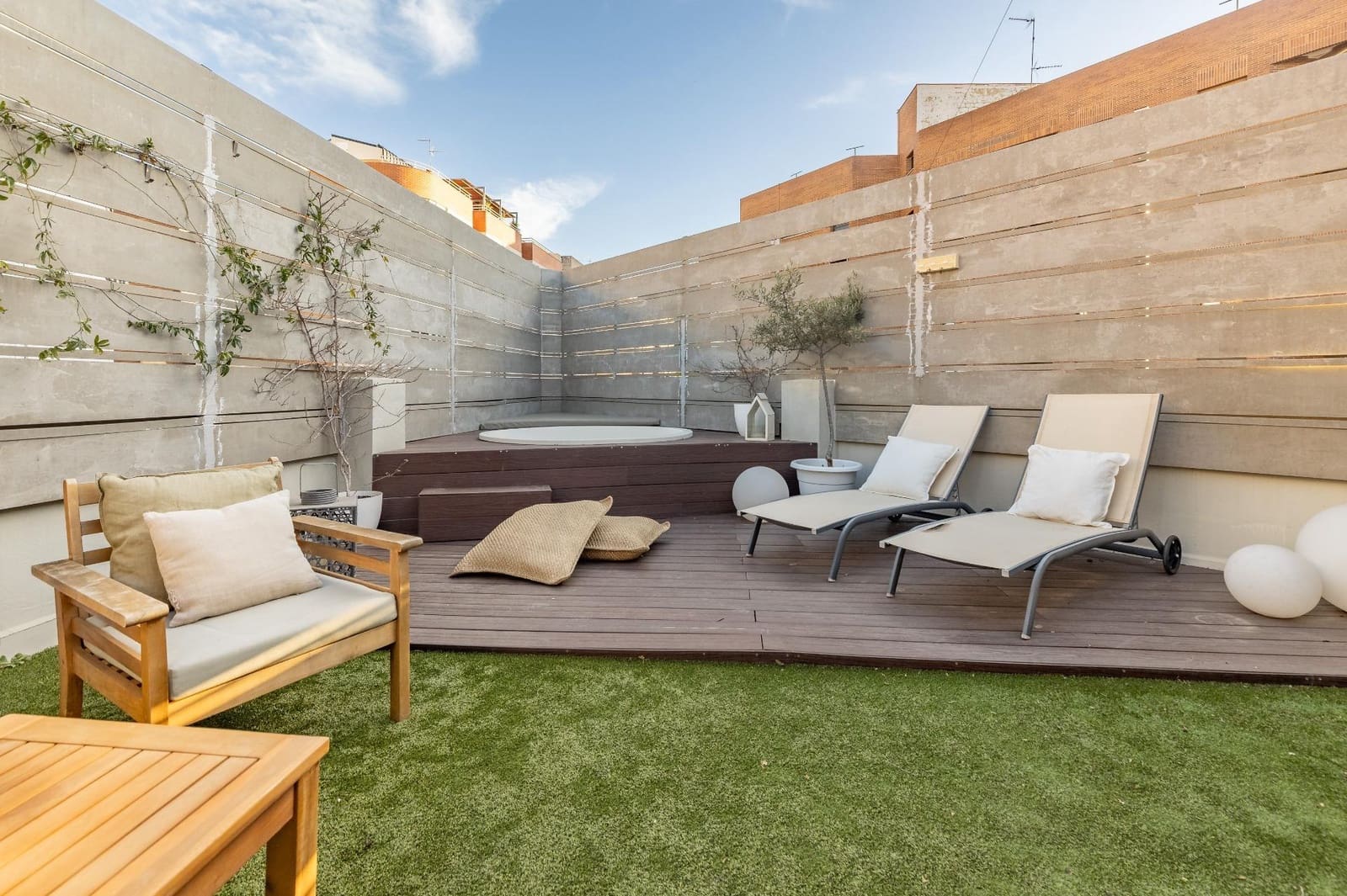 3 Zimmer Apartment zu verkaufen in Chiva mit Pool - 240.000 € (Ref: 9799510)