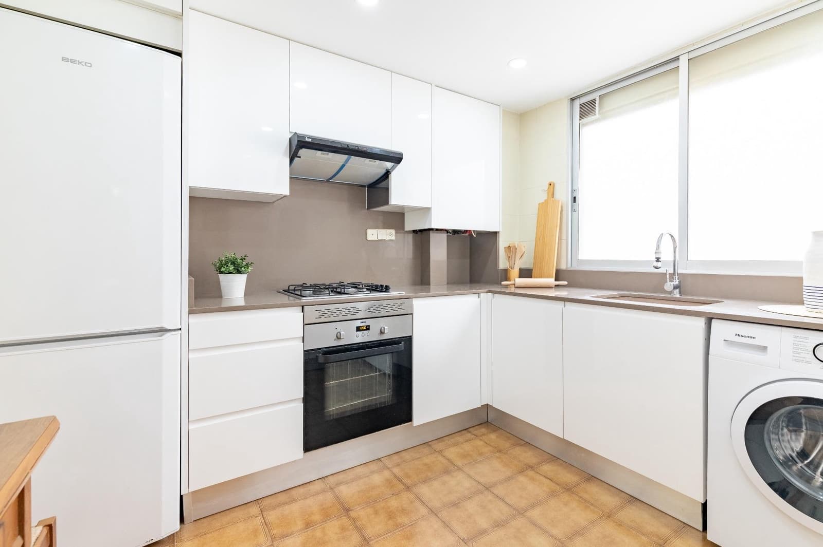 3 slaapkamer Flat te huur in Valencia stad - € 1.550 (Ref: 9804596)