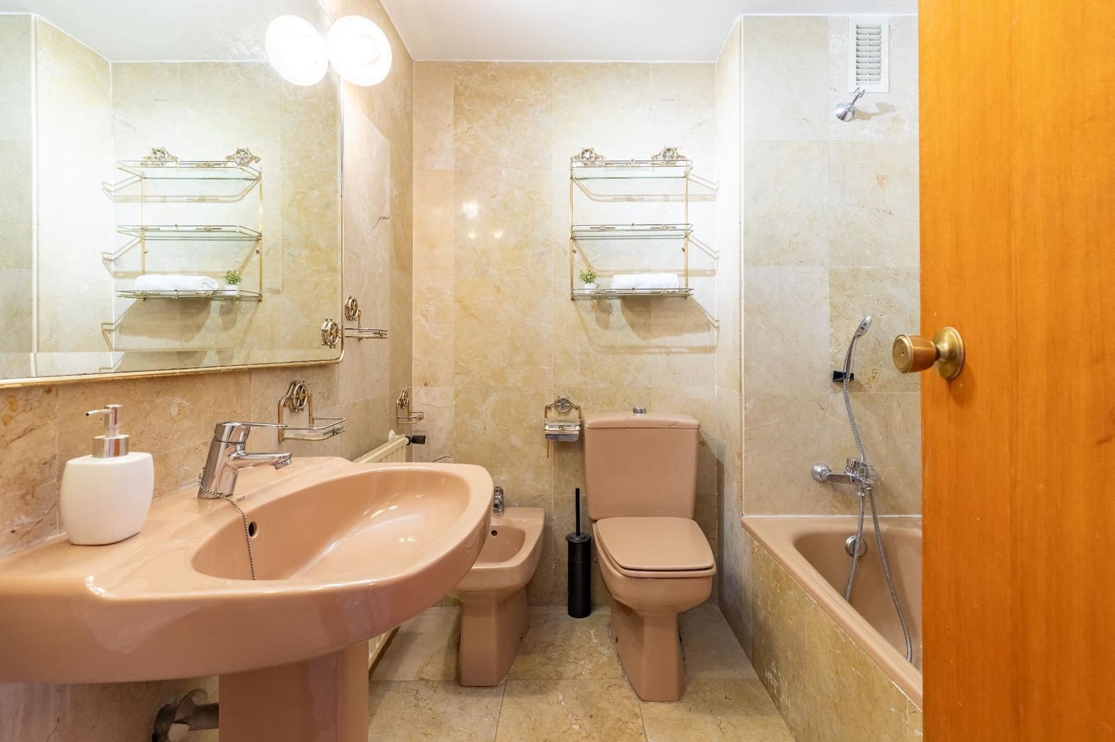 3 slaapkamer Flat te huur in Valencia stad - € 1.550 (Ref: 9804596)