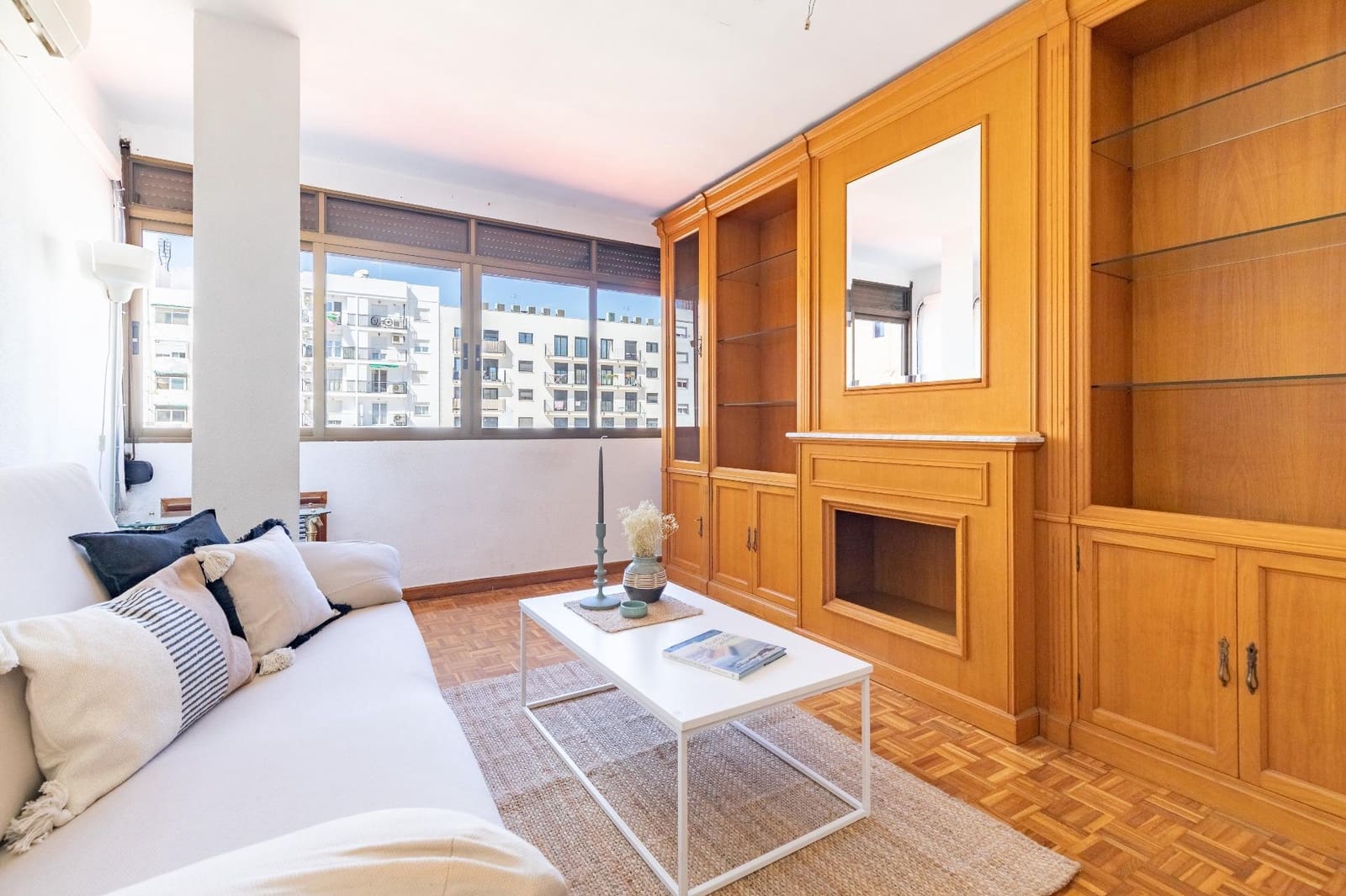 3 slaapkamer Flat te huur in Valencia stad - € 1.550 (Ref: 9804596)