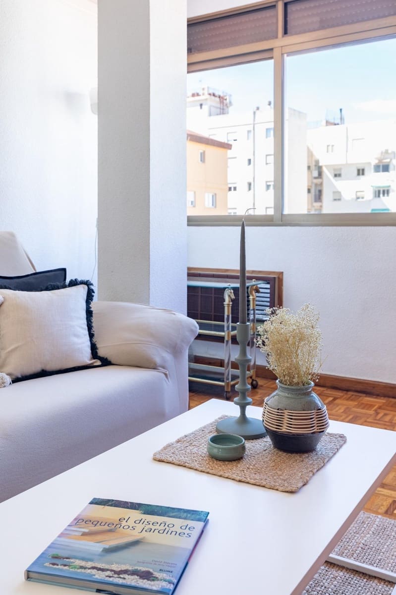 3 slaapkamer Flat te huur in Valencia stad - € 1.550 (Ref: 9804596)