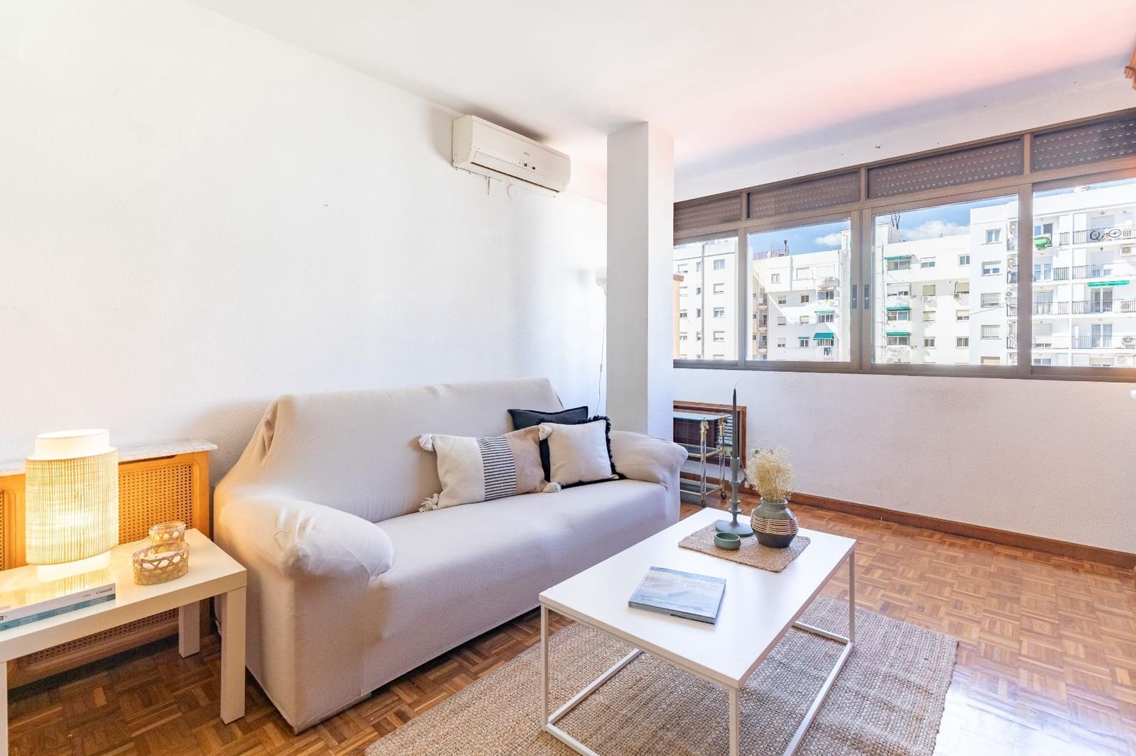 3 slaapkamer Flat te huur in Valencia stad - € 1.550 (Ref: 9804596)