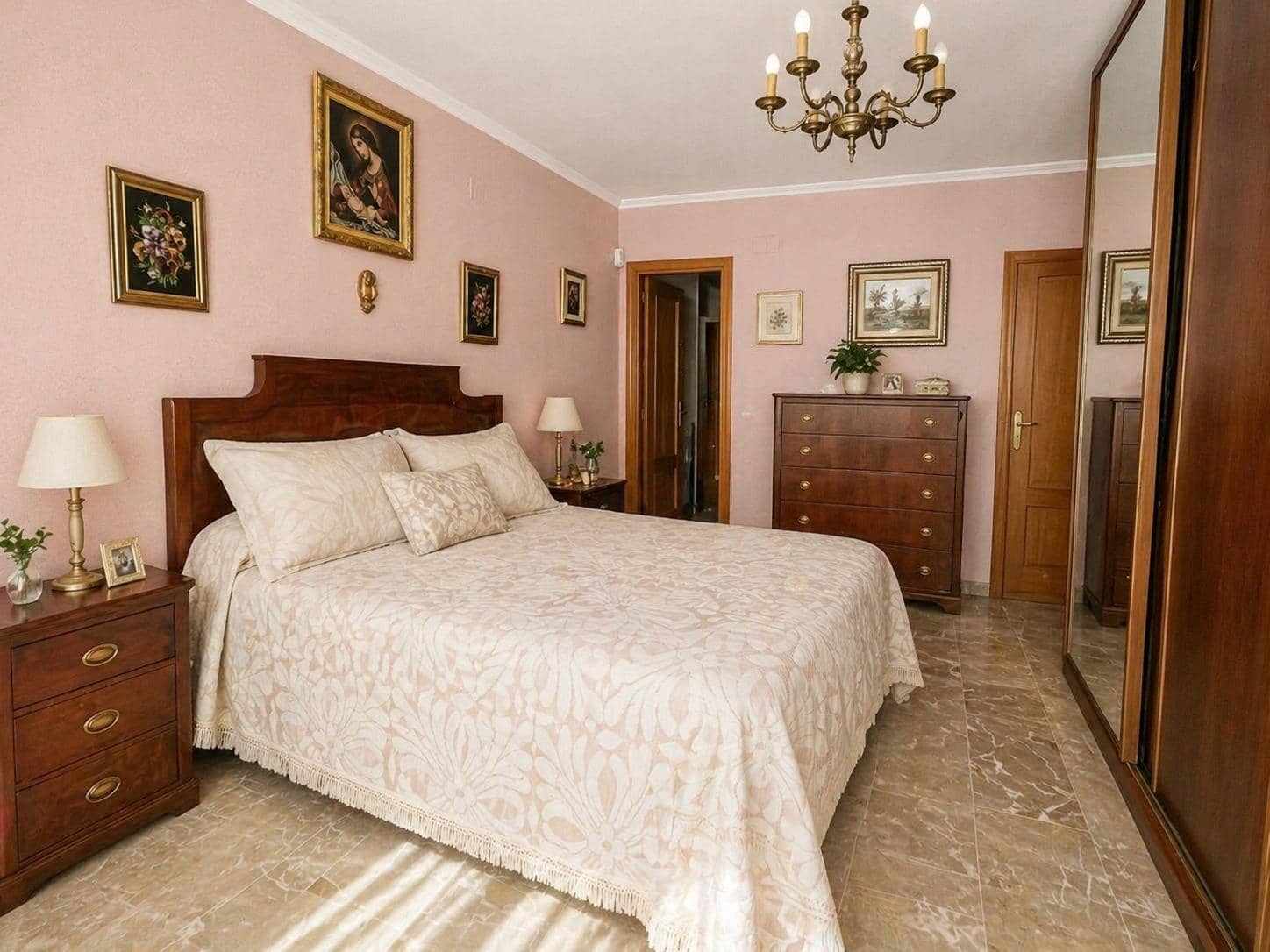 4 quarto Apartamento para arrendar em Valencia cidade - 1 400 € (Ref: 9812350)
