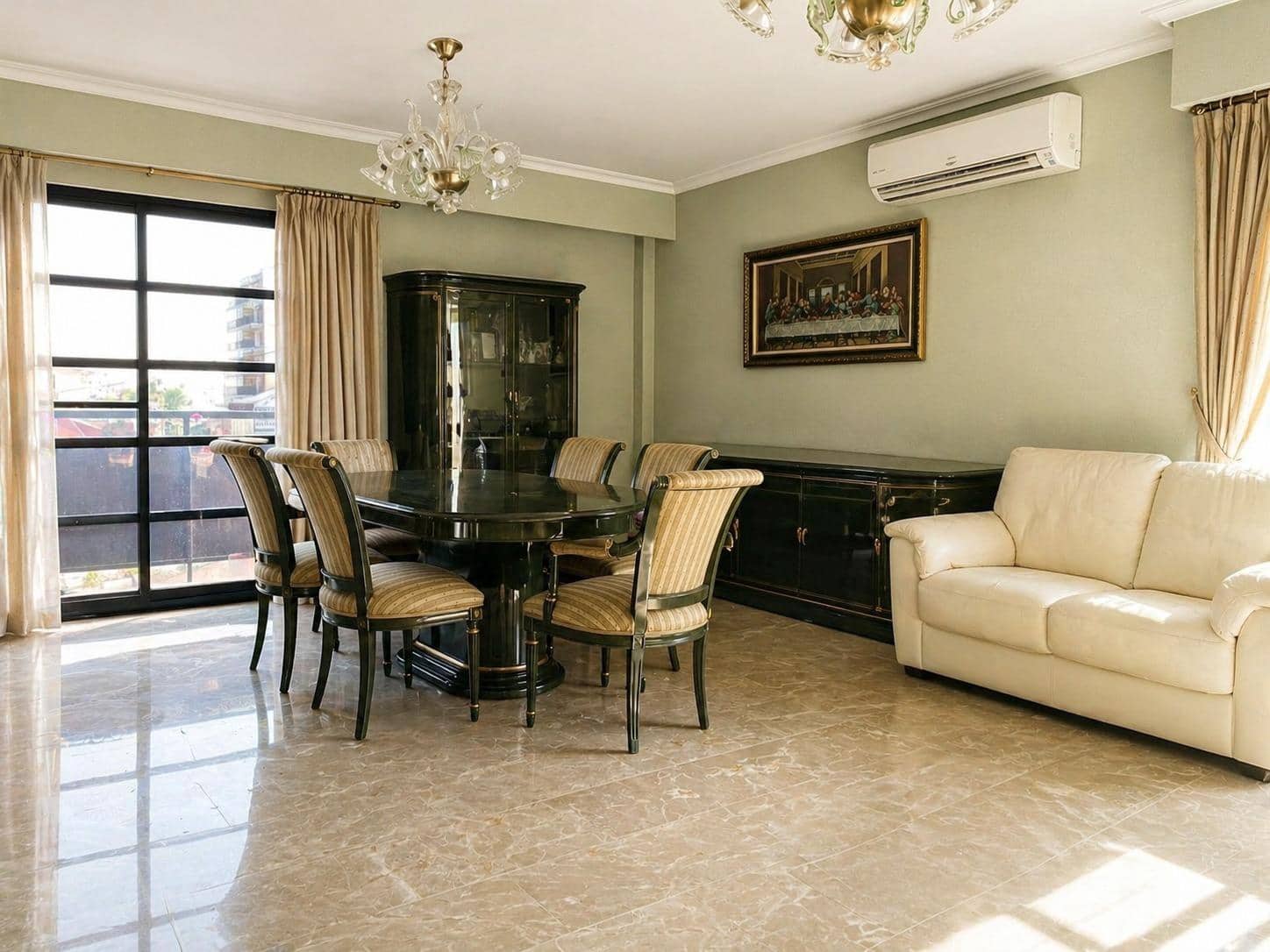 4 quarto Apartamento para arrendar em Valencia cidade - 1 400 € (Ref: 9812350)