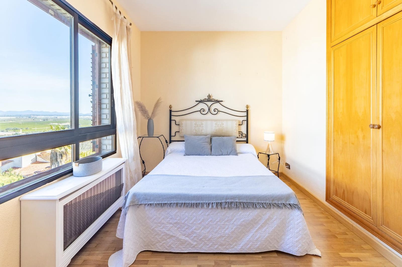 Chalet de 6 habitaciones en Chiva en venta con piscina garaje - 450.000 € (Ref: 9812354)