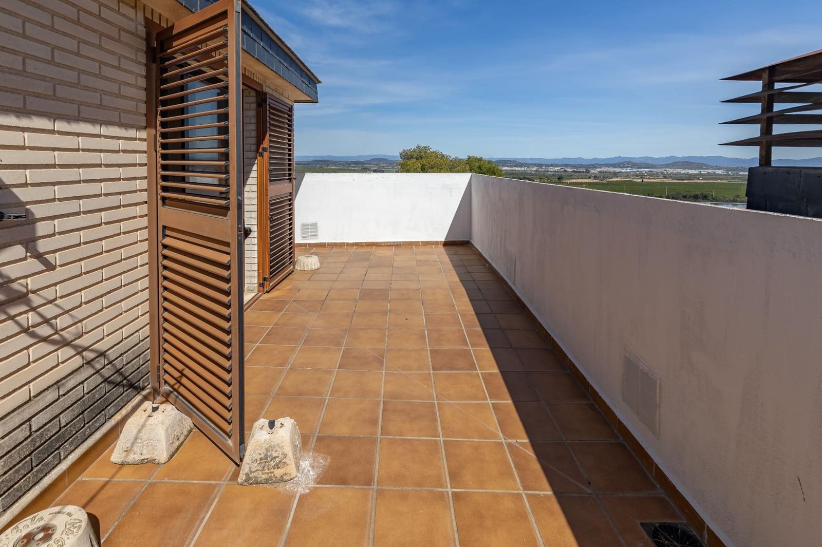 Chalet de 6 habitaciones en Chiva en venta con piscina garaje - 450.000 € (Ref: 9812354)