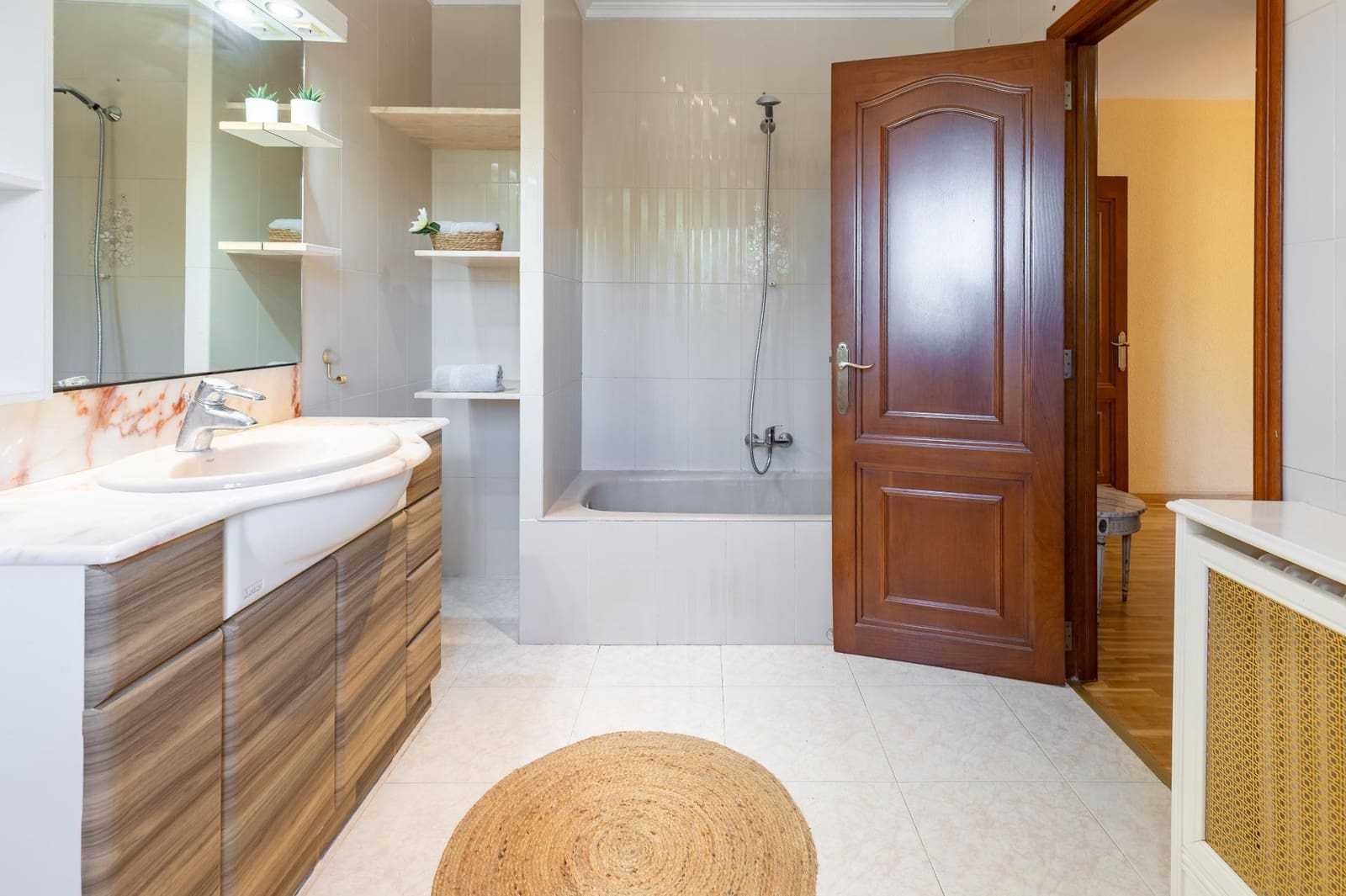 Chalet de 6 habitaciones en Chiva en venta con piscina garaje - 450.000 € (Ref: 9812354)