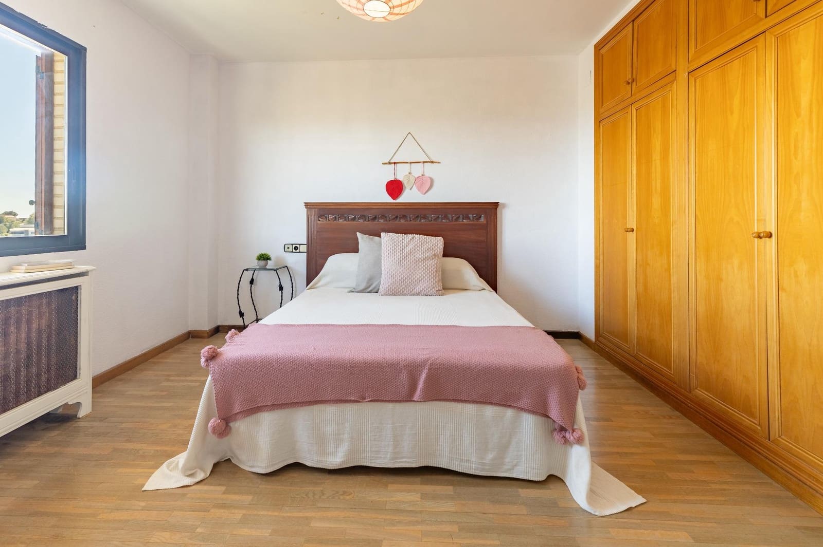 Chalet de 6 habitaciones en Chiva en venta con piscina garaje - 450.000 € (Ref: 9812354)