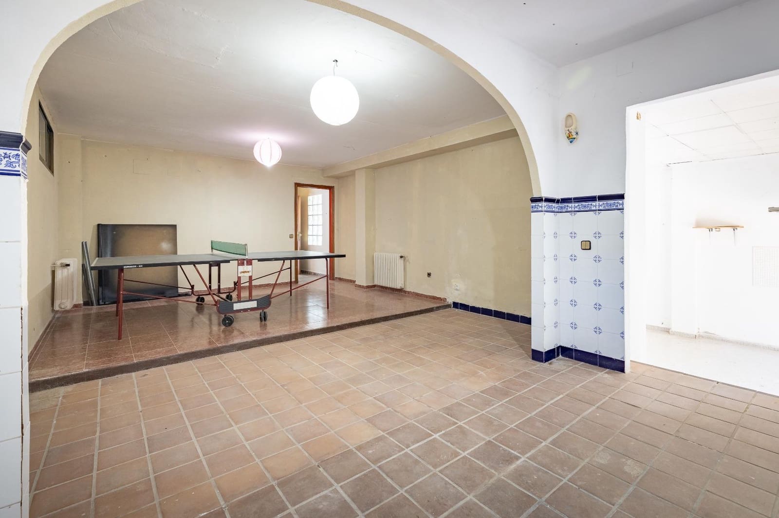 Chalet de 6 habitaciones en Chiva en venta con piscina garaje - 450.000 € (Ref: 9812354)
