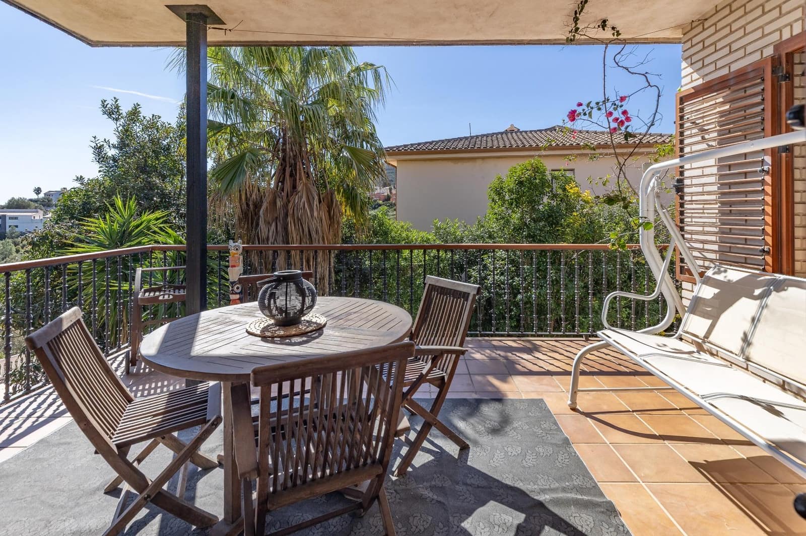 Chalet de 6 habitaciones en Chiva en venta con piscina garaje - 450.000 € (Ref: 9812354)