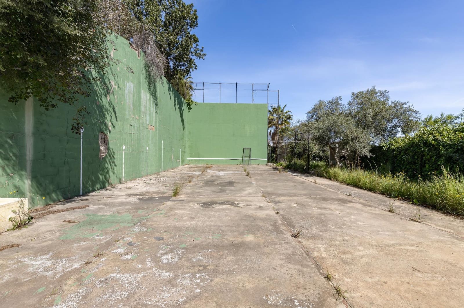 Chalet de 6 habitaciones en Chiva en venta con piscina garaje - 450.000 € (Ref: 9812354)