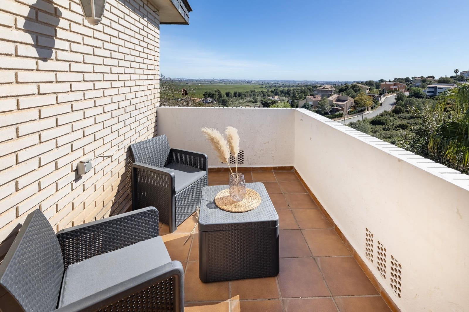 Chalet de 6 habitaciones en Chiva en venta con piscina garaje - 450.000 € (Ref: 9812354)