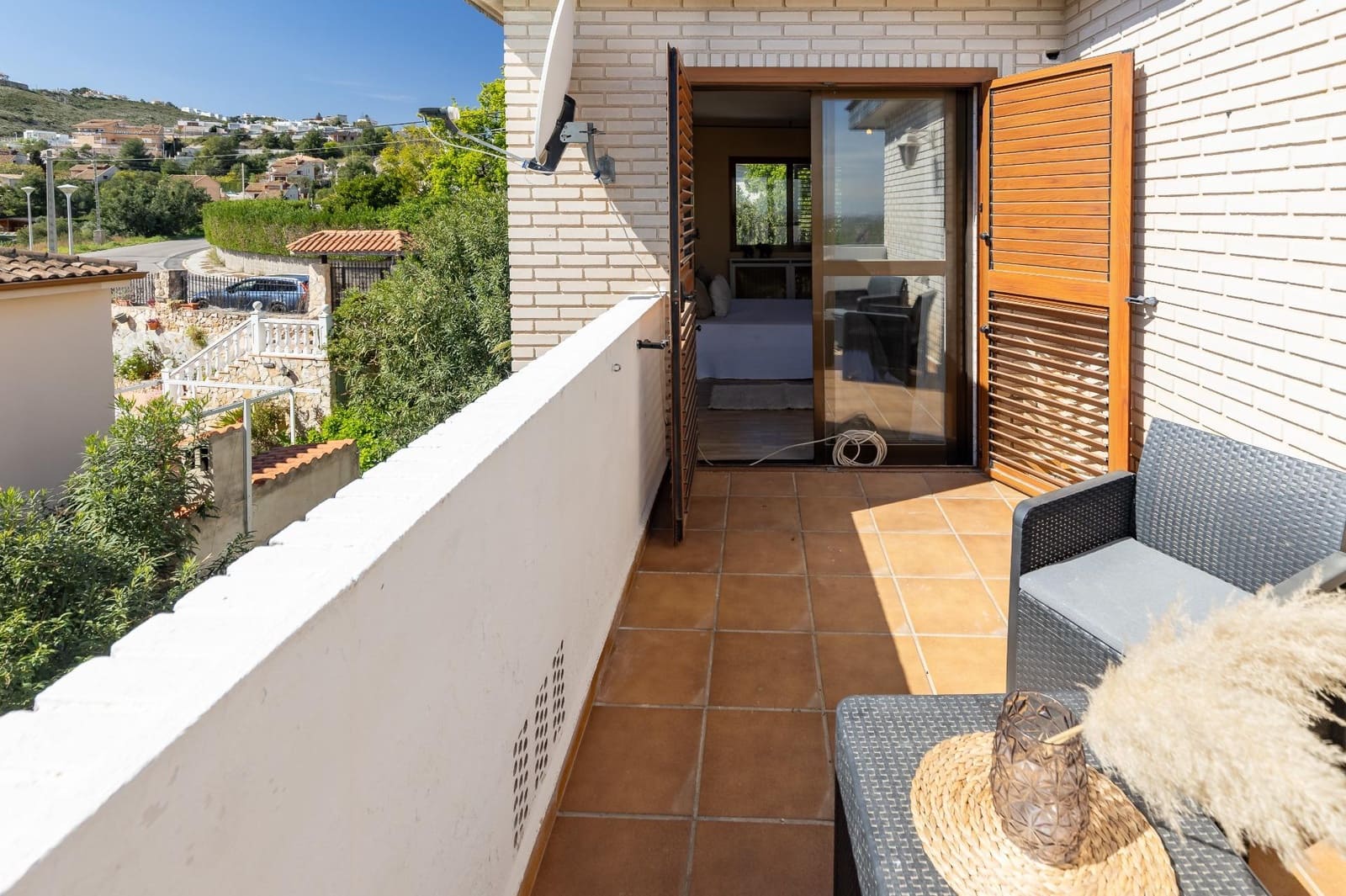 Chalet de 6 habitaciones en Chiva en venta con piscina garaje - 450.000 € (Ref: 9812354)